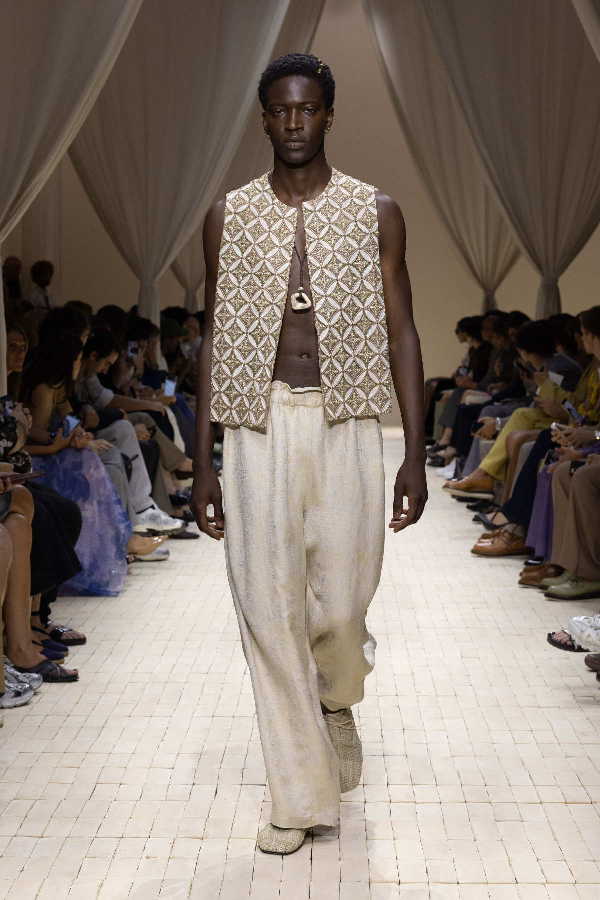 Emporio Armani Presents Its New Spring/Summer 2026 Men's Collection: Origins