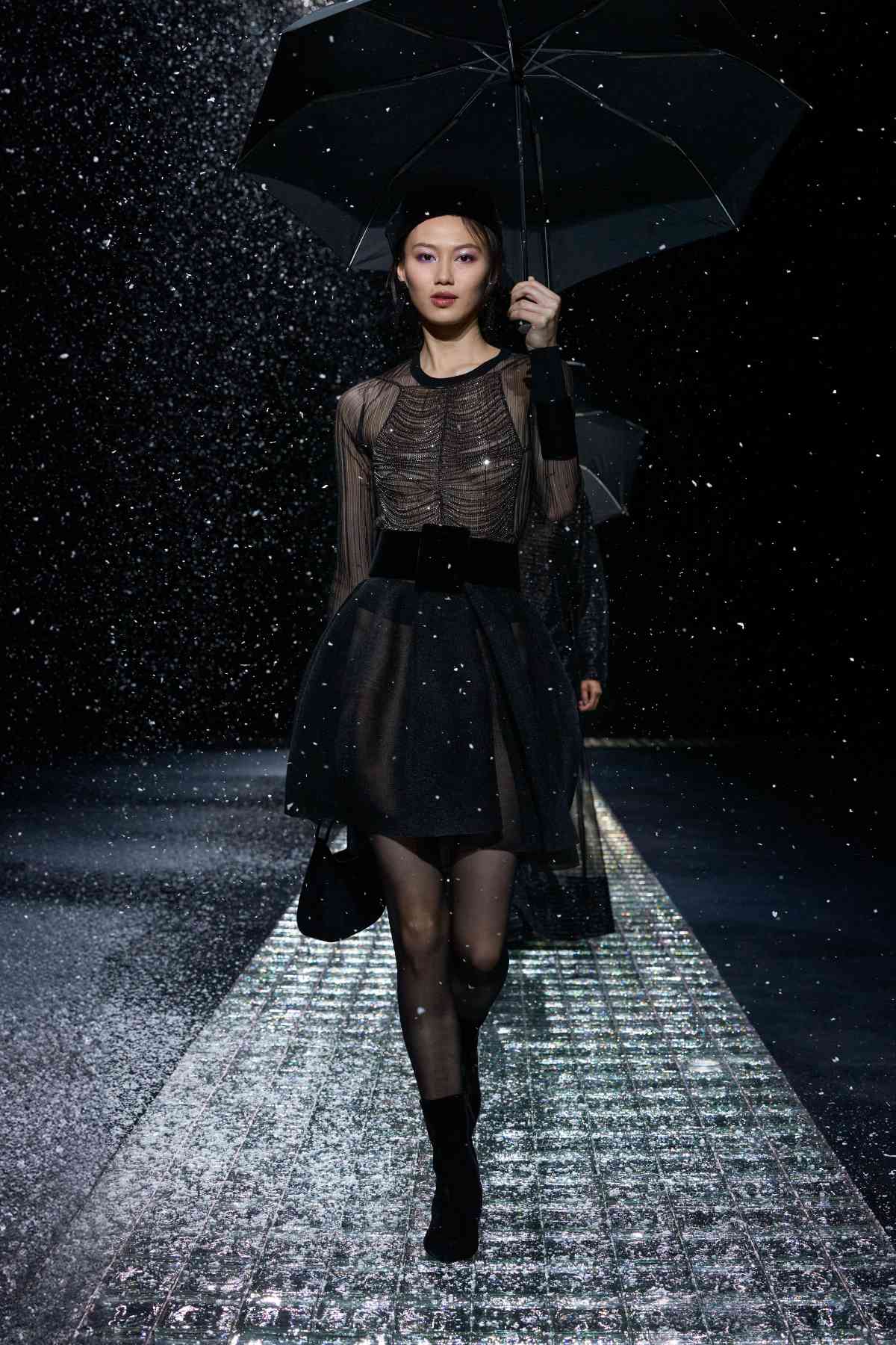 Emporio Armani Presents Its New Women's Fall-Winter 2024/25 Collection: Night Glow
