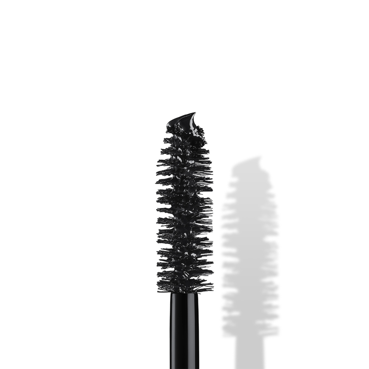 Rabanne Beauty Introduces Its New Mascara: Rockstar Mascara