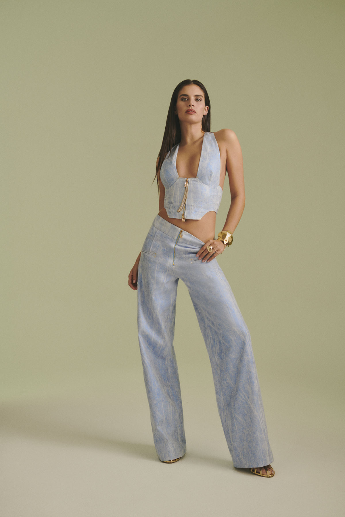 Genny: Sara Sampaio Interprets Genny's New Spring/Summer 2023 Advertising  Campaign - Luxferity