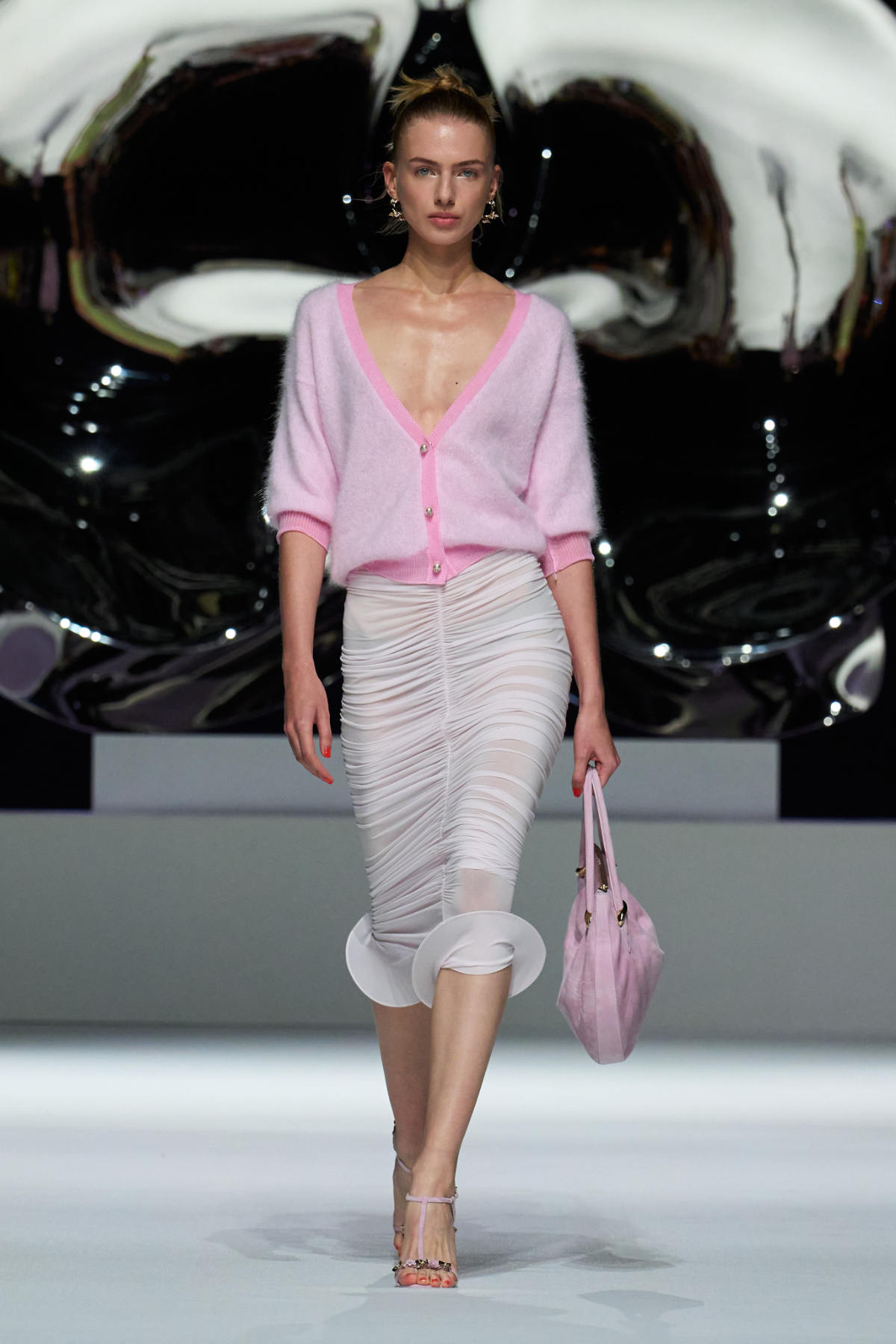Genny Spring Summer 2026: A Celebration Of Feminine Curves Inspired By Orchids And Art