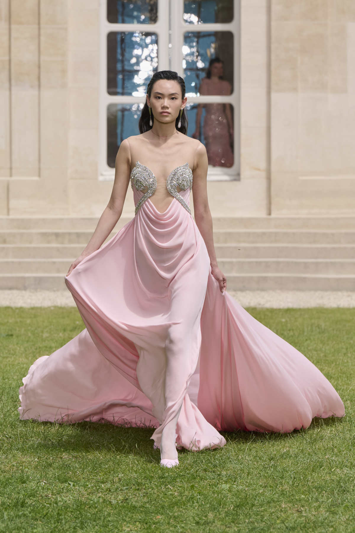 Georges Hobeika Presents His New Haute Couture Fall 2024 Collection