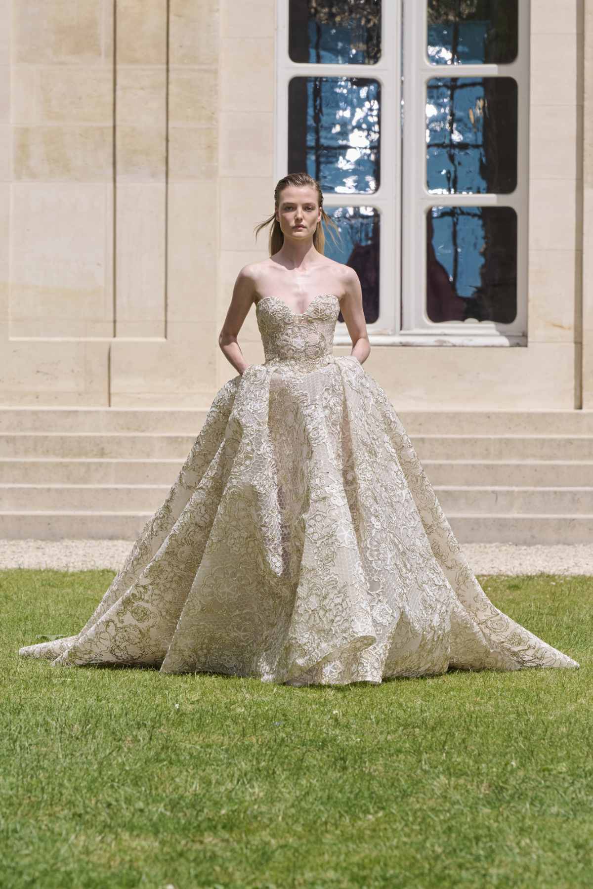 Georges Hobeika Presents His New Haute Couture Fall 2024 Collection