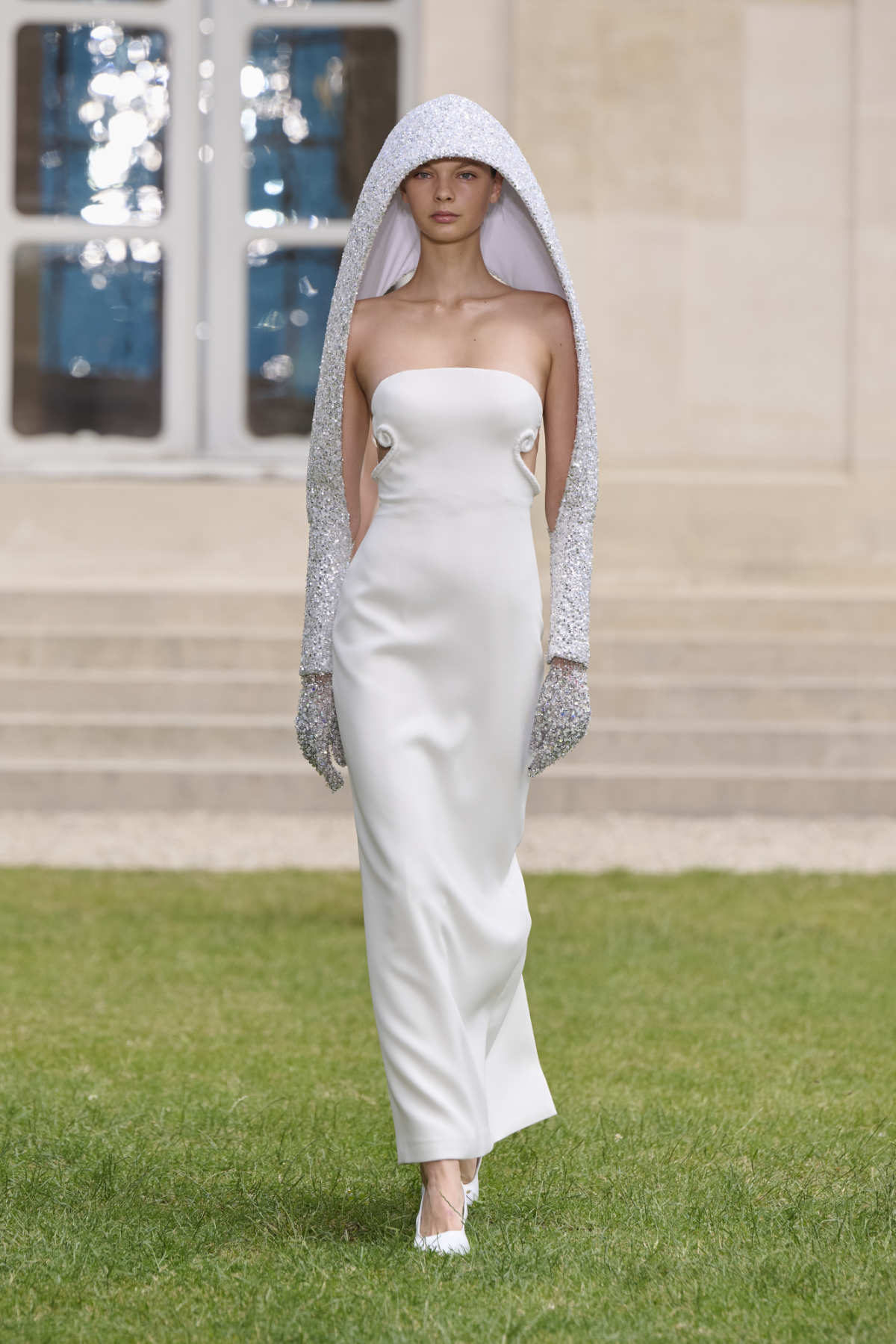 Georges Hobeika Presents His New Haute Couture Fall 2024 Collection