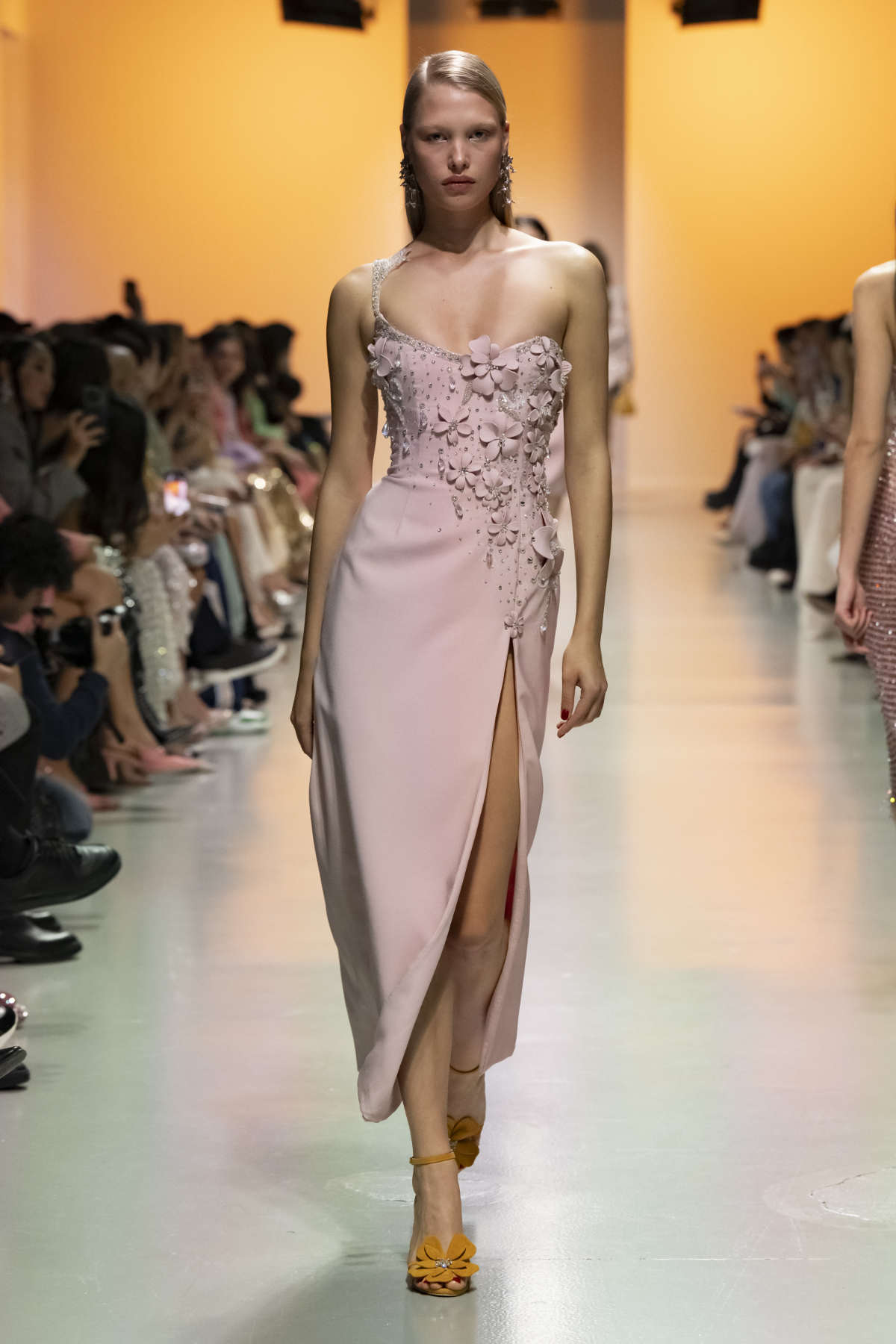 Georges Hobeika Presents His New Spring 2025 Ready-To-Wear Collection