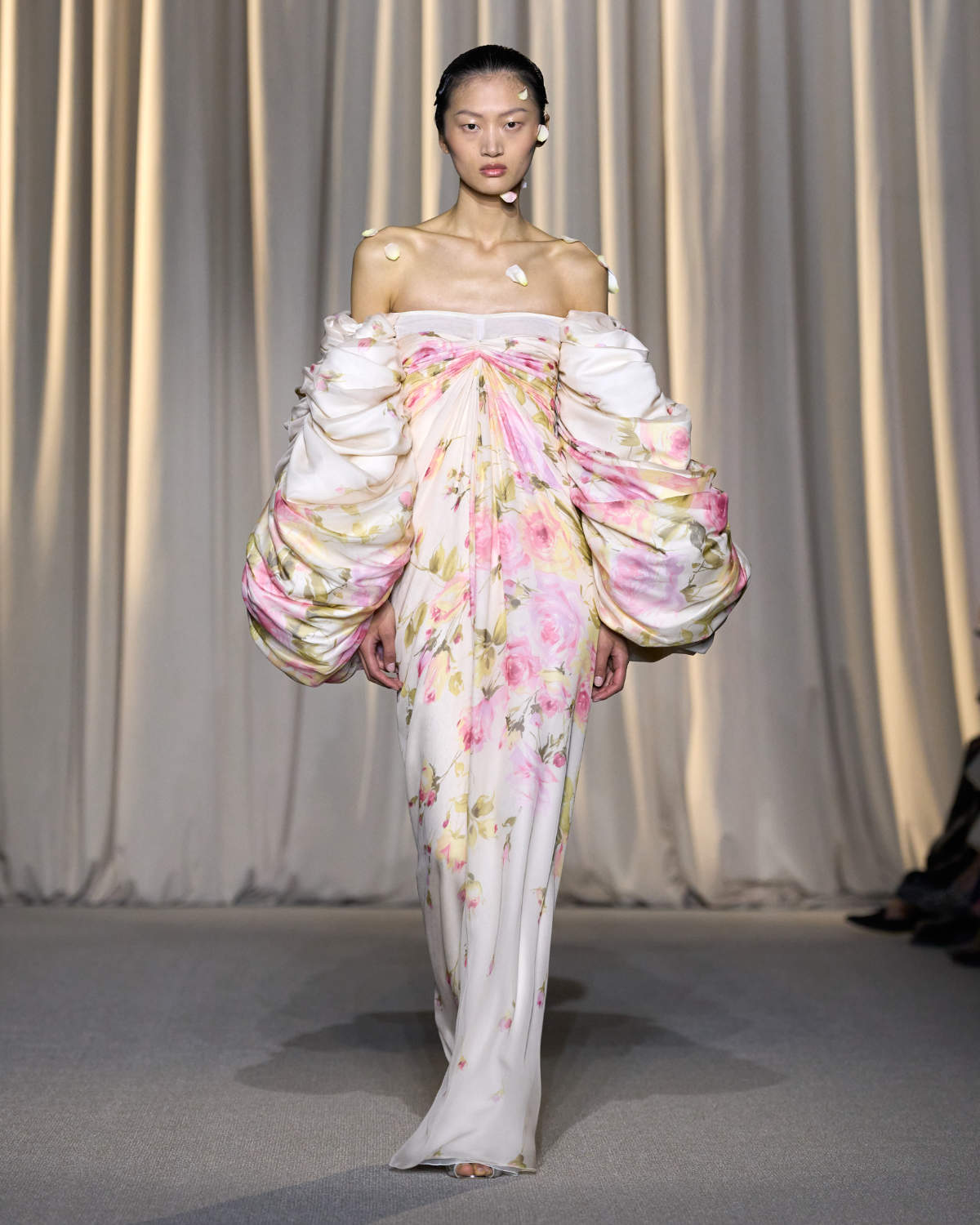 Giambattista Valli Presents His New Haute Couture 27 Fall-Winter 2024 Collection