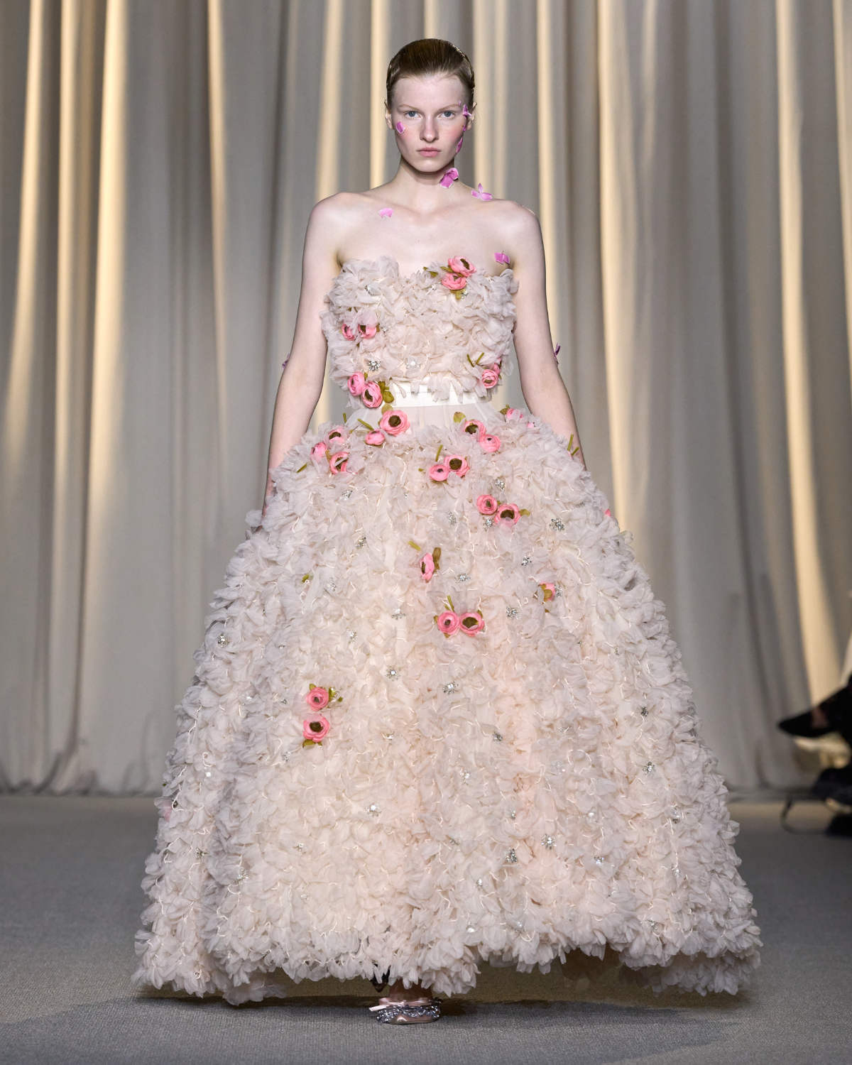 Giambattista Valli Presents His New Haute Couture 27 Fall-Winter 2024 Collection