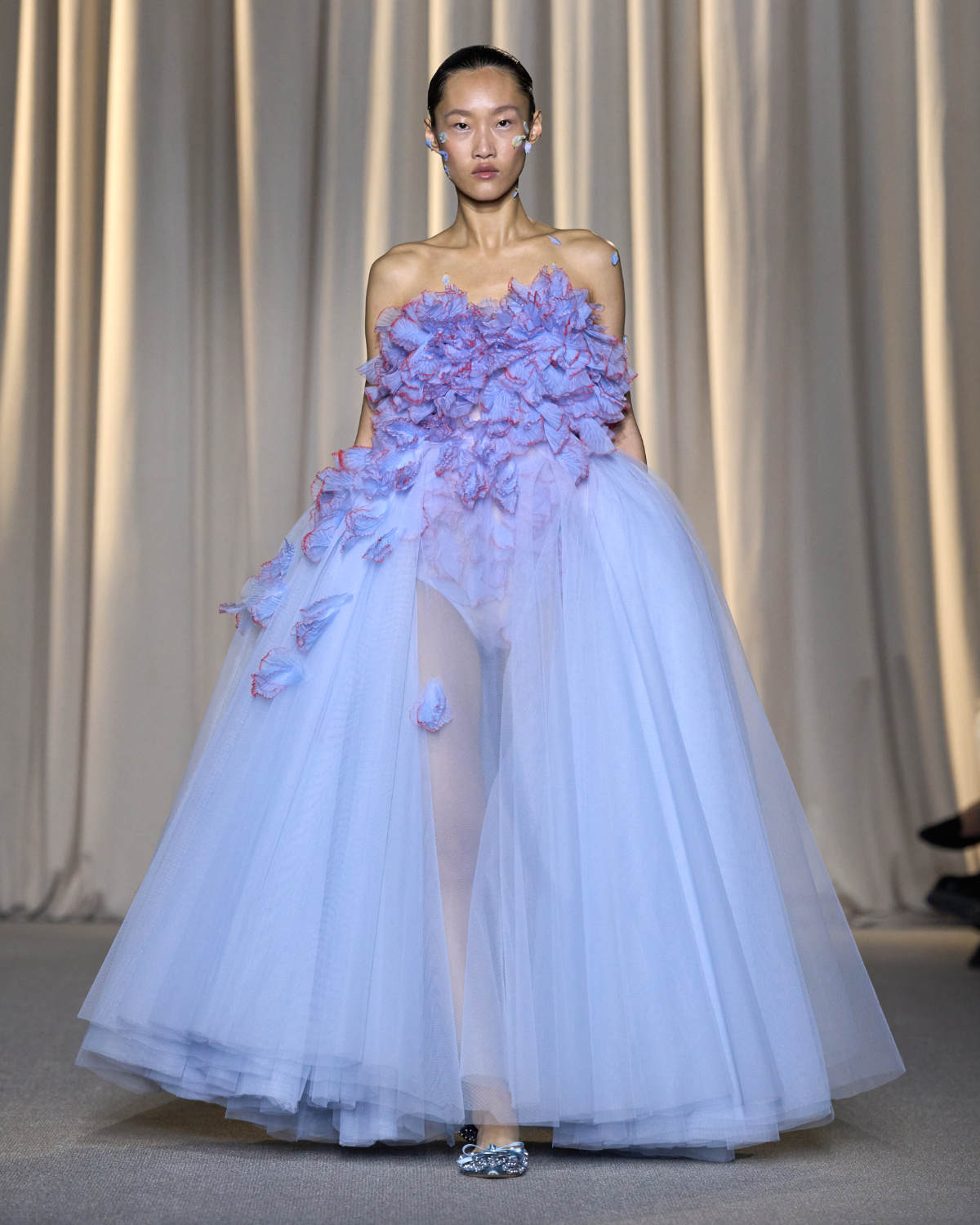 Giambattista Valli Presents His New Haute Couture 27 Fall-Winter 2024 Collection