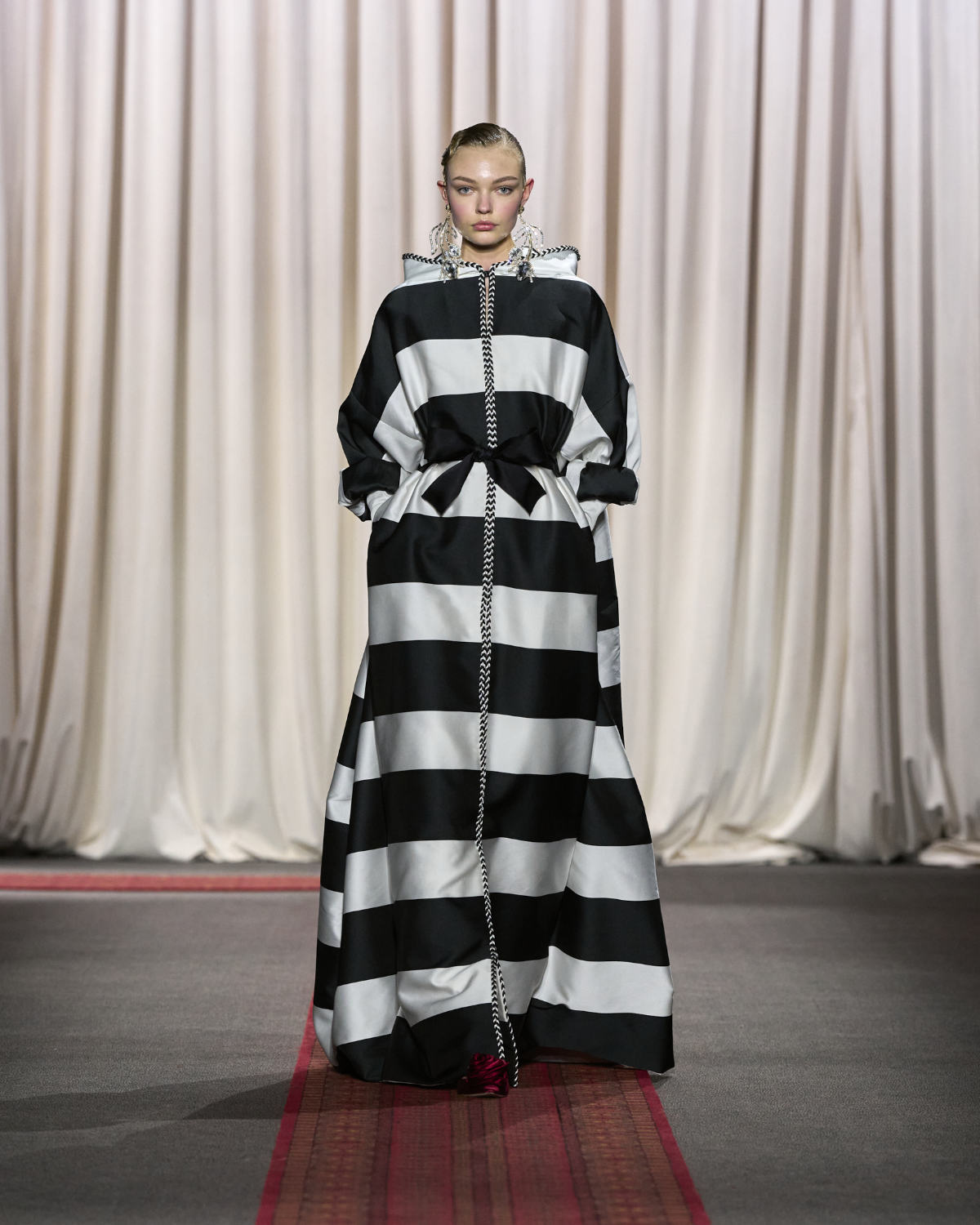 Giambattista Valli Presents His New Haute Couture N°28 Collection