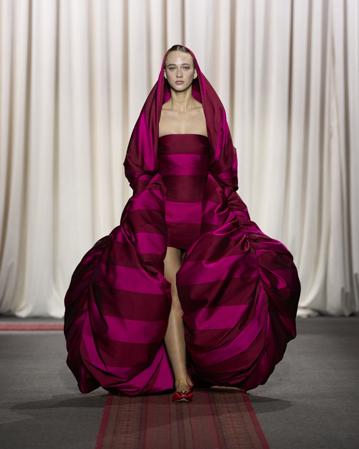 Giambattista Valli Presents His New Haute Couture N°28 Collection