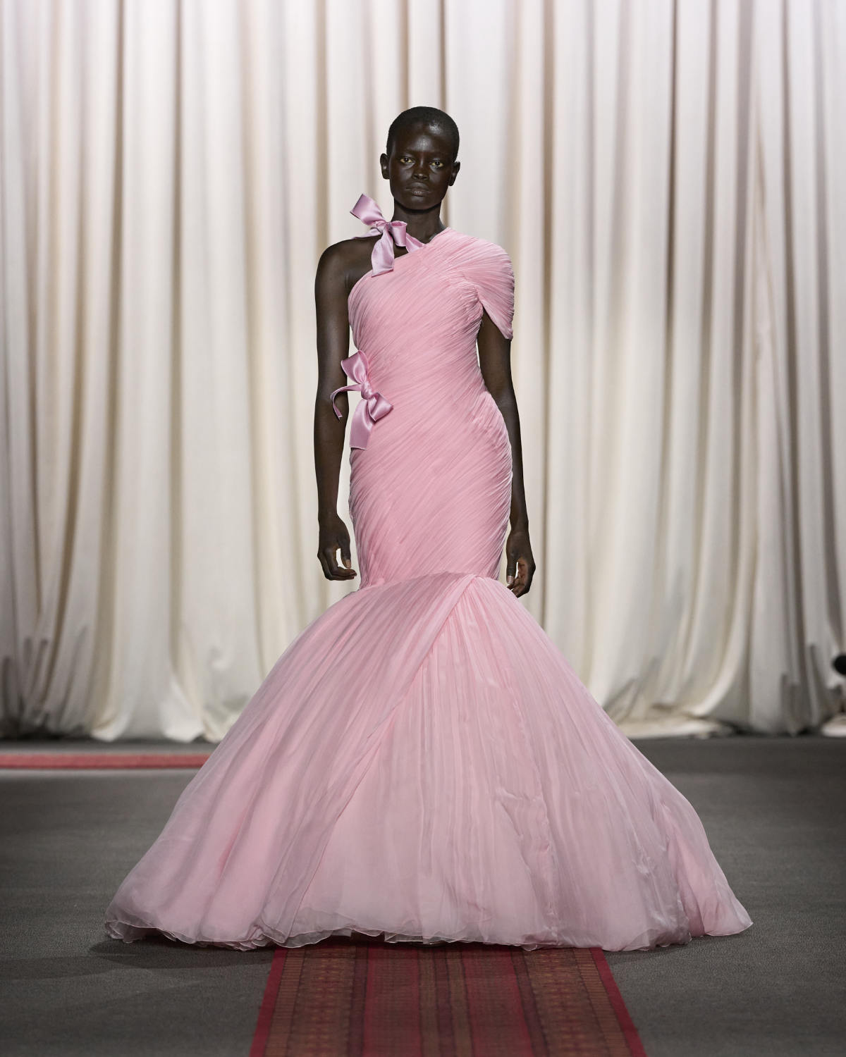 Giambattista Valli Presents His New Haute Couture N°28 Collection