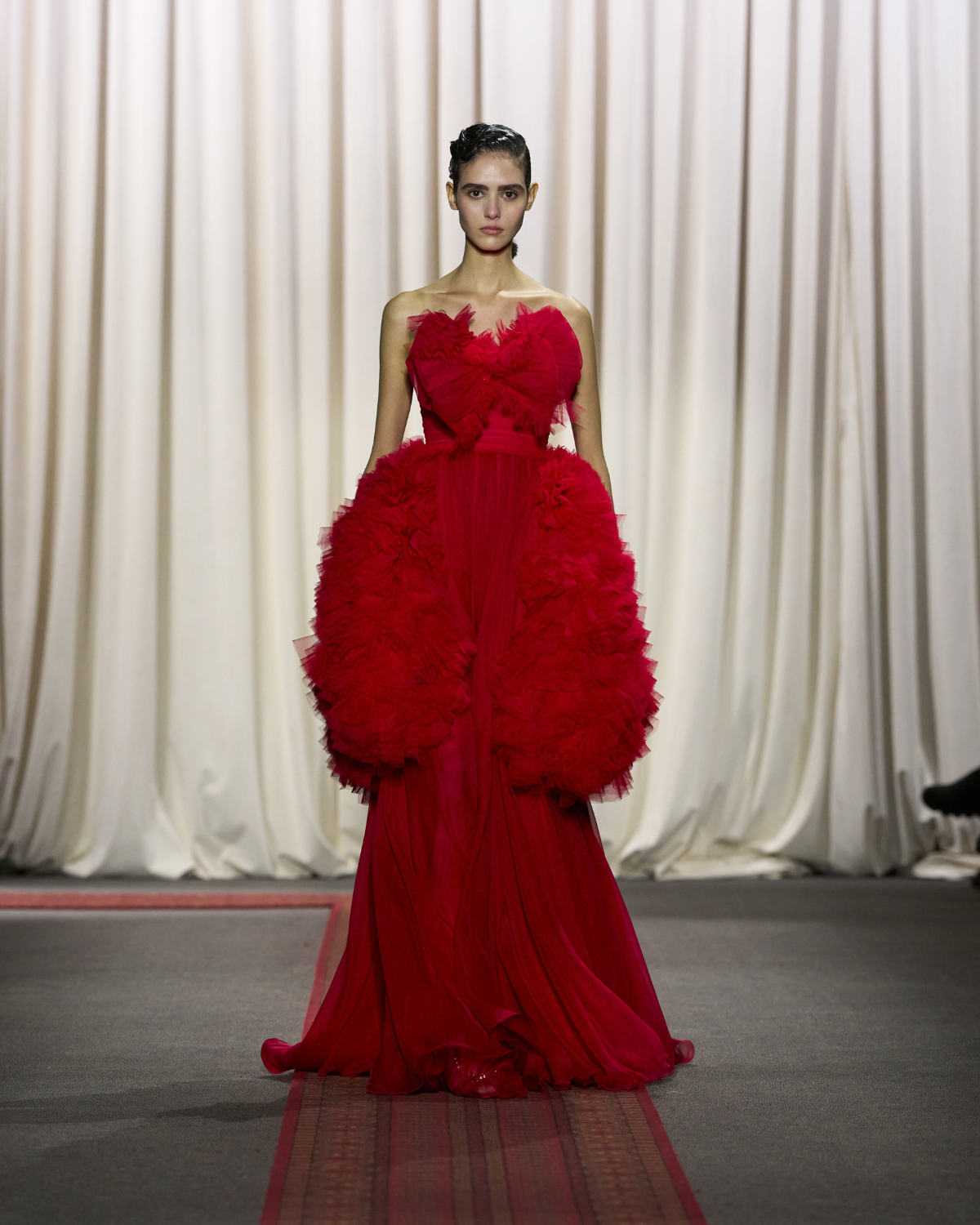 Giambattista Valli Presents His New Haute Couture N°28 Collection