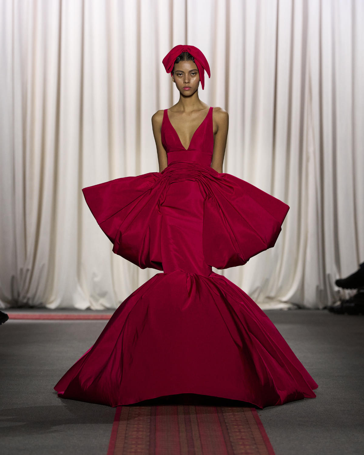 Giambattista Valli Presents His New Haute Couture N°28 Collection