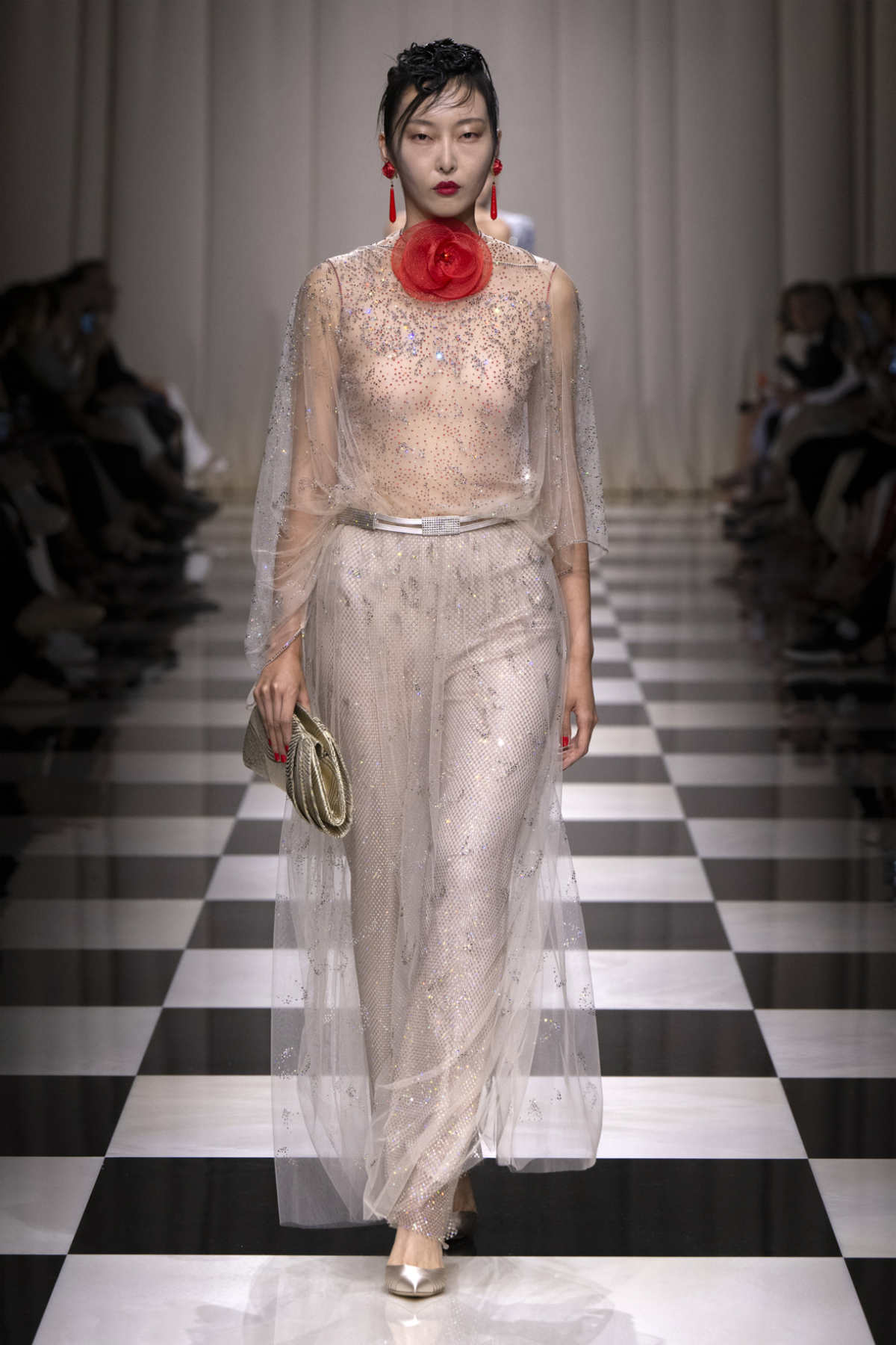 Giorgio Armani Presents His New Privé Fall Winter 2023-2024 Collection: Le Temps Des Roses