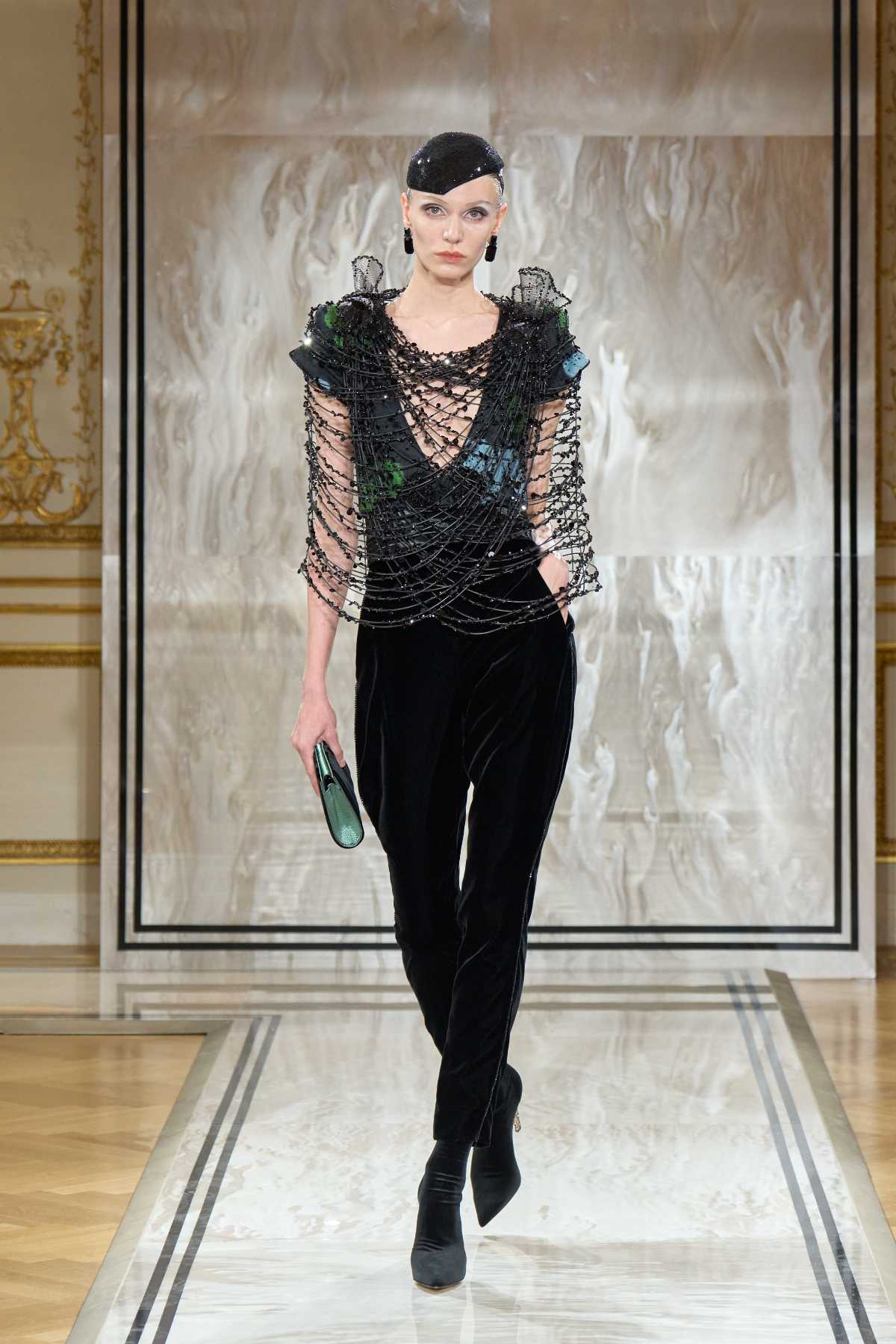 Giorgio Armani Privé Presents Its New Autumn Winter 2025-26 Haute Couture Collection: Noir Séduisa