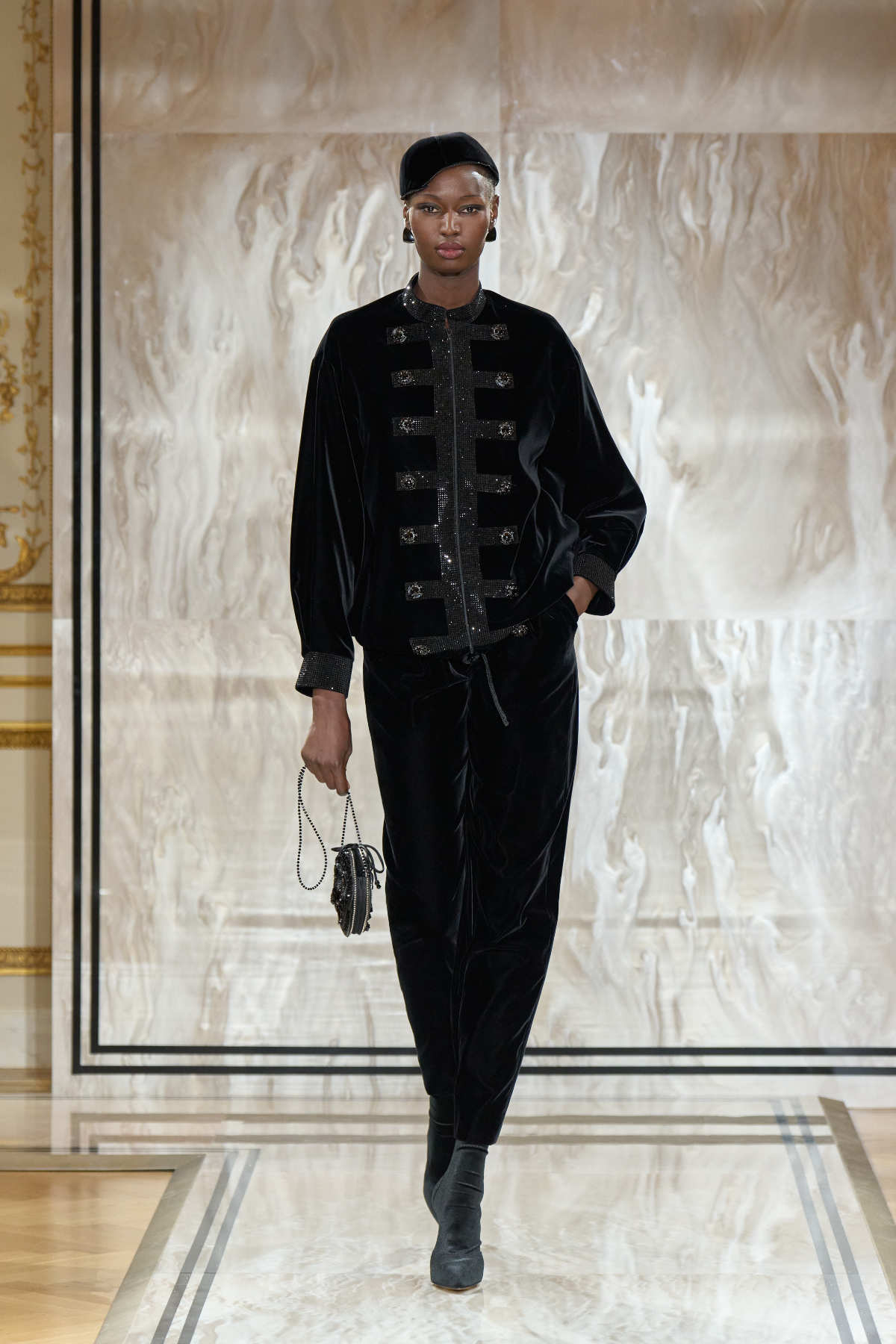 Giorgio Armani Privé Presents Its New Autumn Winter 2025-26 Haute Couture Collection: Noir Séduisa