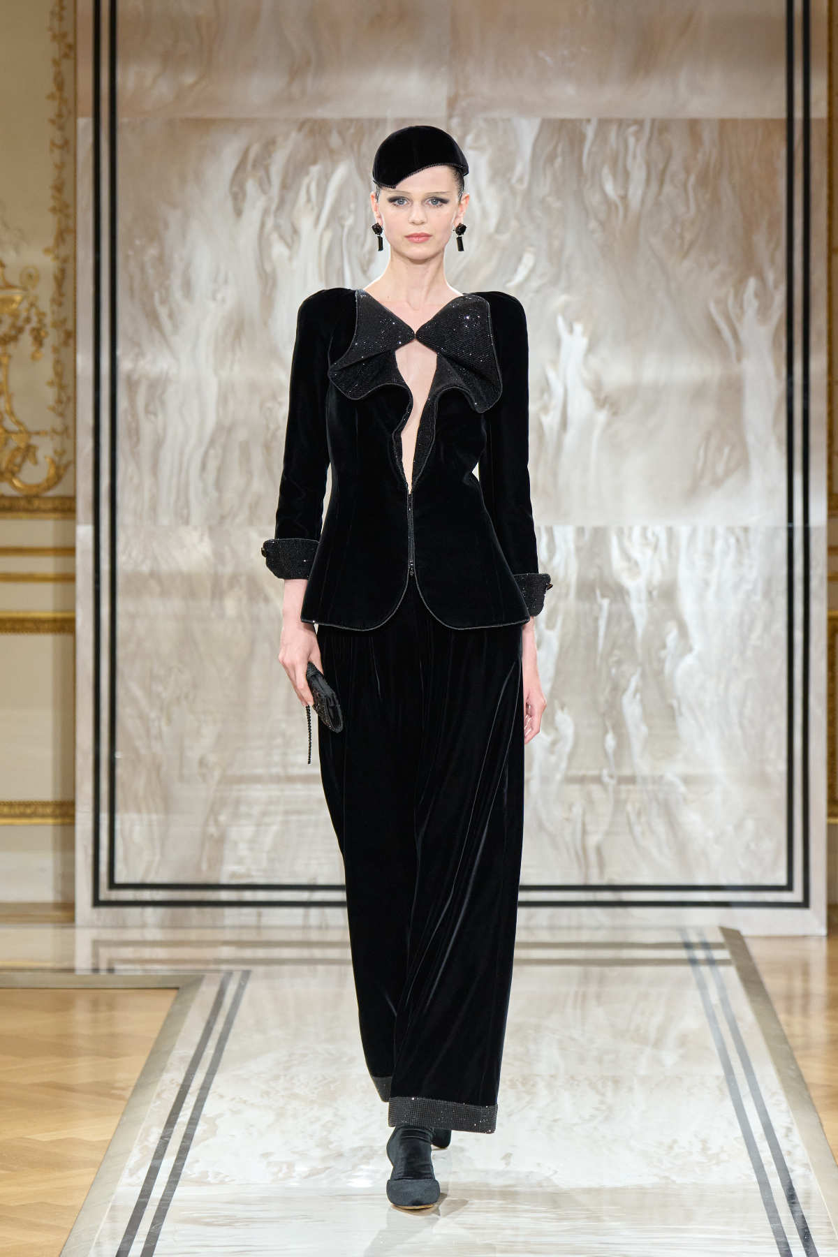 Giorgio Armani Privé Presents Its New Autumn Winter 2025-26 Haute Couture Collection: Noir Séduisa