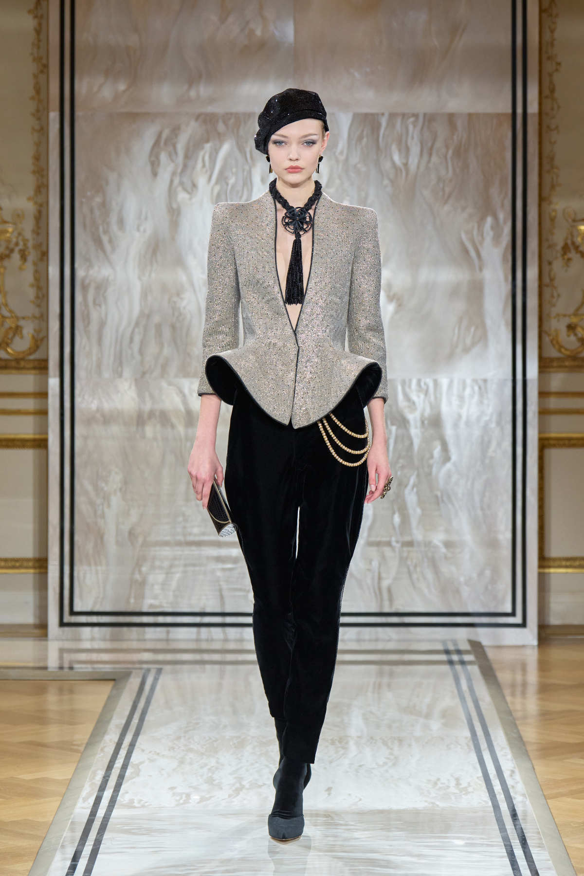 Giorgio Armani Privé Presents Its New Autumn Winter 2025-26 Haute Couture Collection: Noir Séduisa