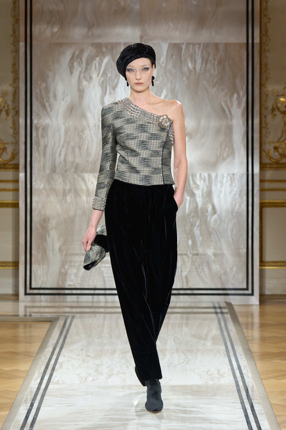 Giorgio Armani Privé Presents Its New Autumn Winter 2025-26 Haute Couture Collection: Noir Séduisa
