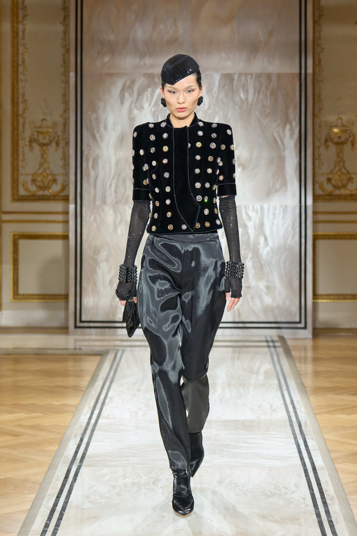Giorgio Armani Privé Presents Its New Autumn Winter 2025-26 Haute Couture Collection: Noir Séduisa