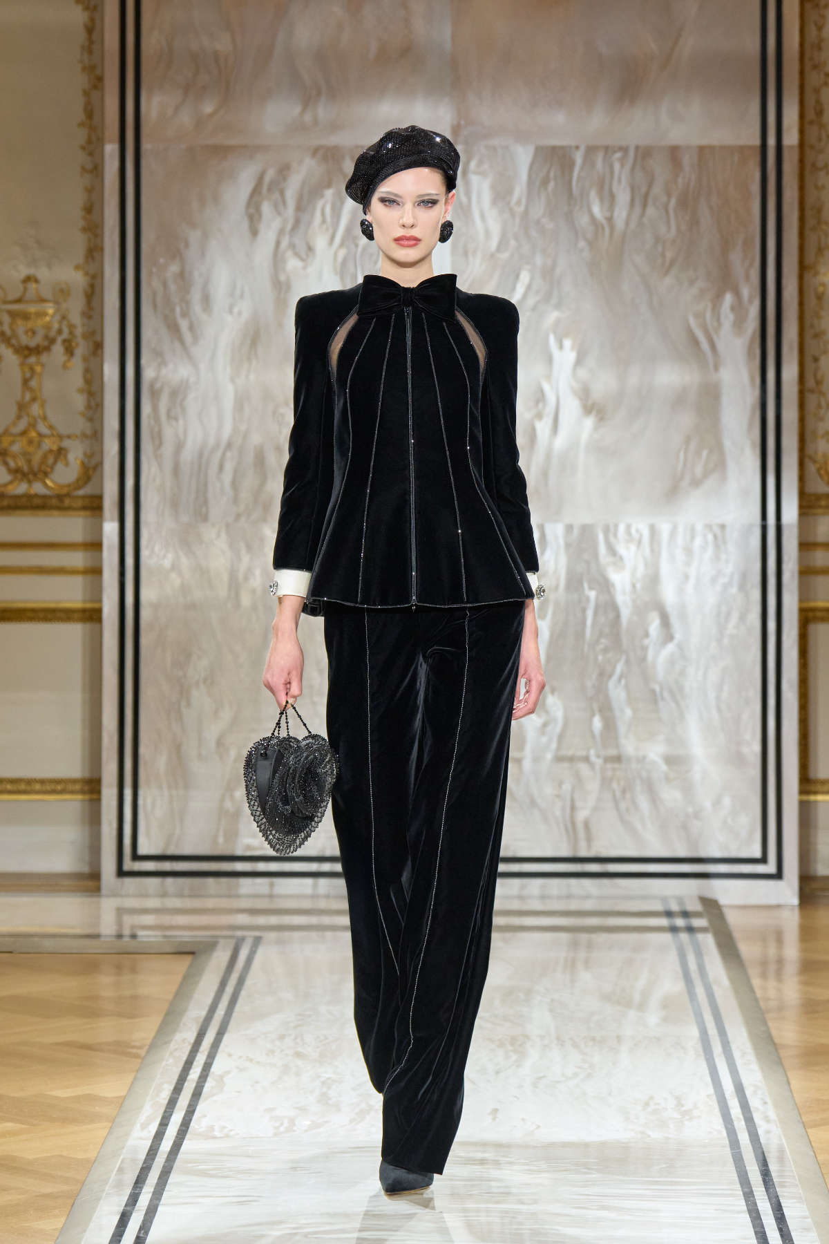 Giorgio Armani Privé Presents Its New Autumn Winter 2025-26 Haute Couture Collection: Noir Séduisa