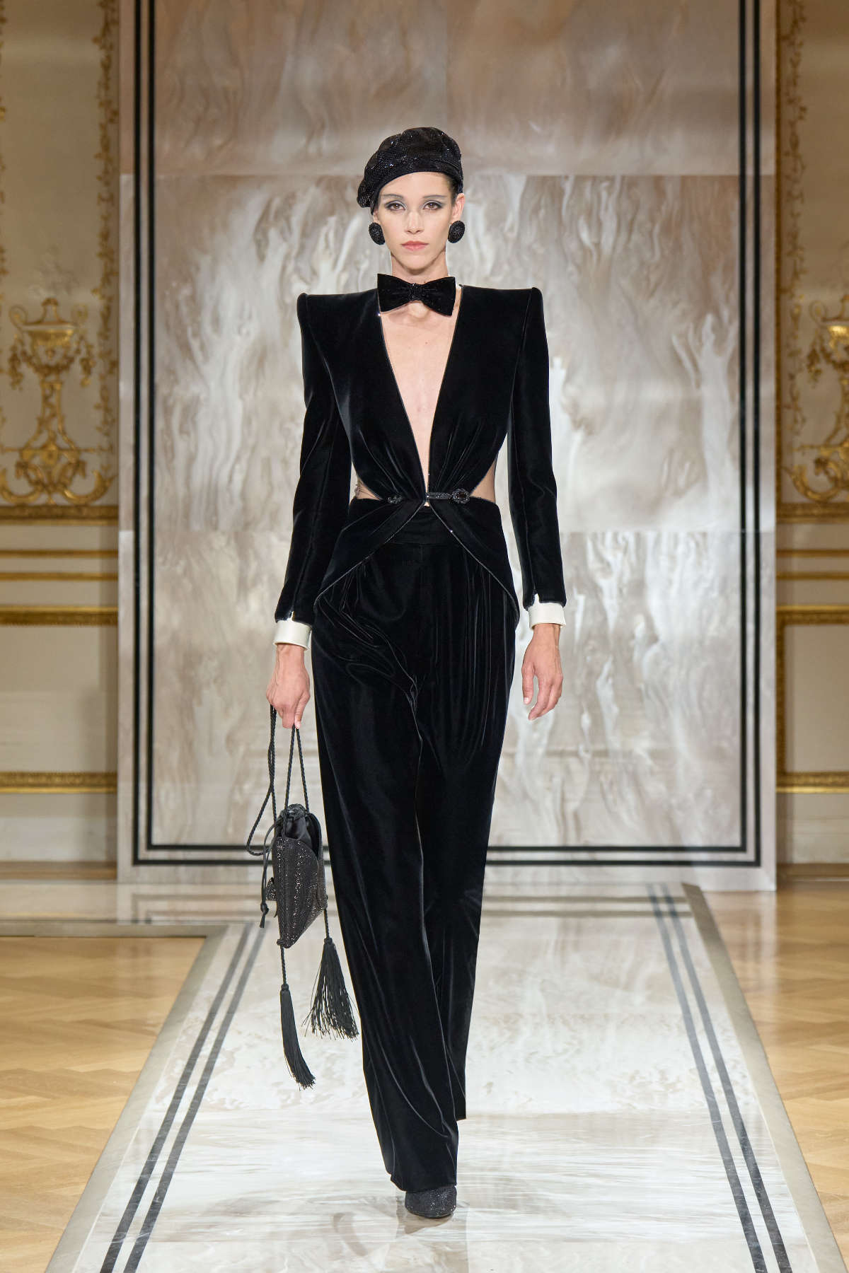 Giorgio Armani Privé Presents Its New Autumn Winter 2025-26 Haute Couture Collection: Noir Séduisa