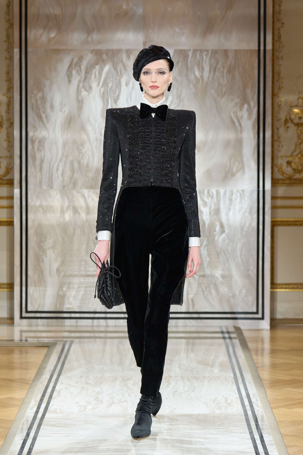 Giorgio Armani Privé Presents Its New Autumn Winter 2025-26 Haute Couture Collection: Noir Séduisa
