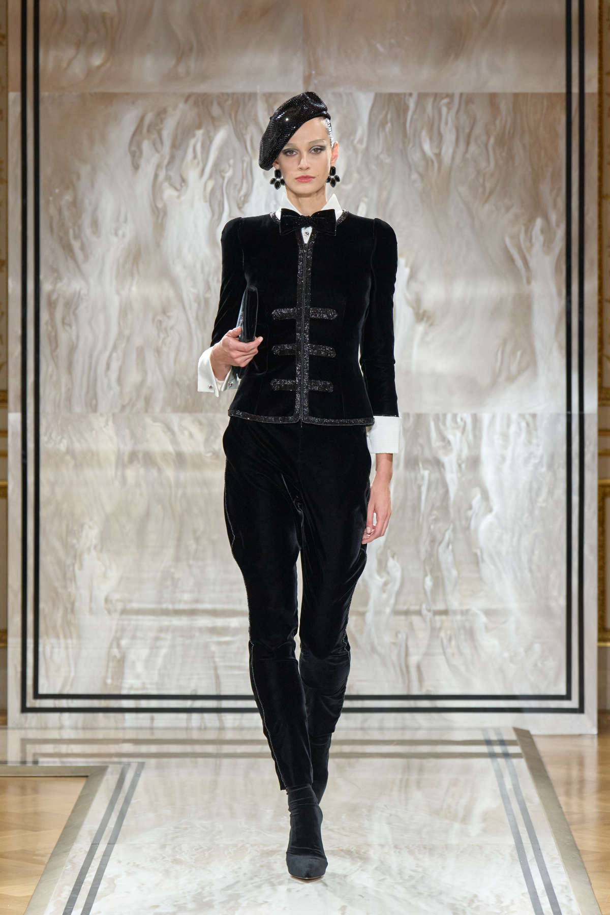 Giorgio Armani Privé Presents Its New Autumn Winter 2025-26 Haute Couture Collection: Noir Séduisa