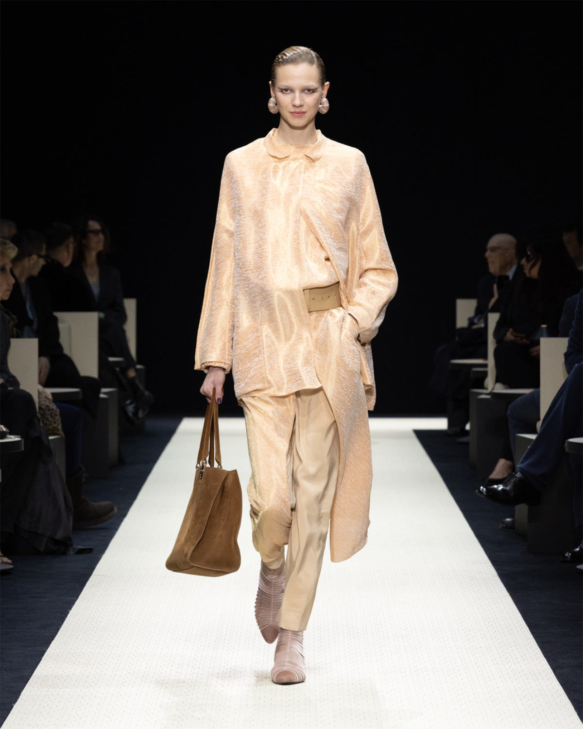 Giorgio Armani Presents Its New Women’s Autumn/Winter Collection 2025/26: Roots