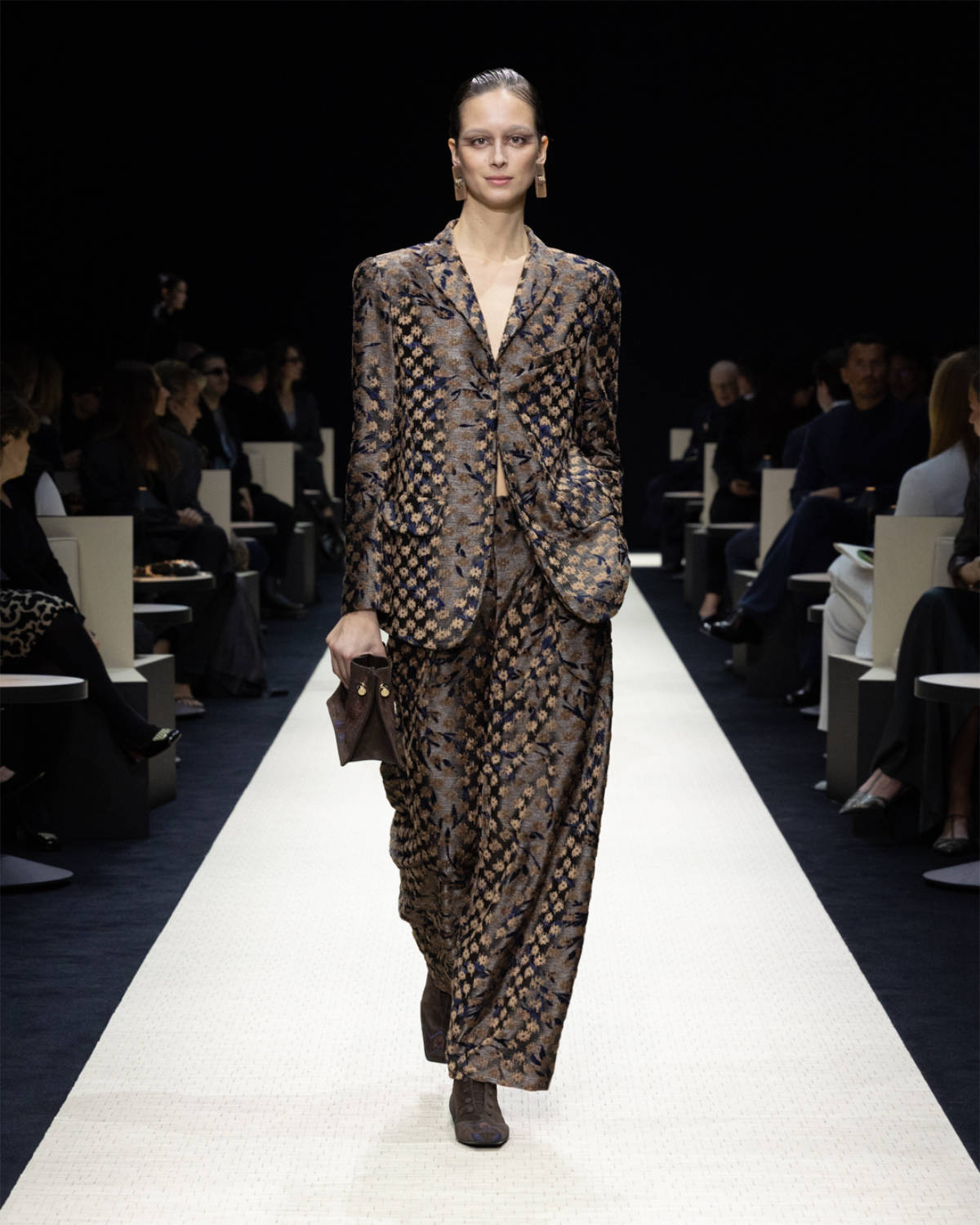 Giorgio Armani Presents Its New Women’s Autumn/Winter Collection 2025/26: Roots