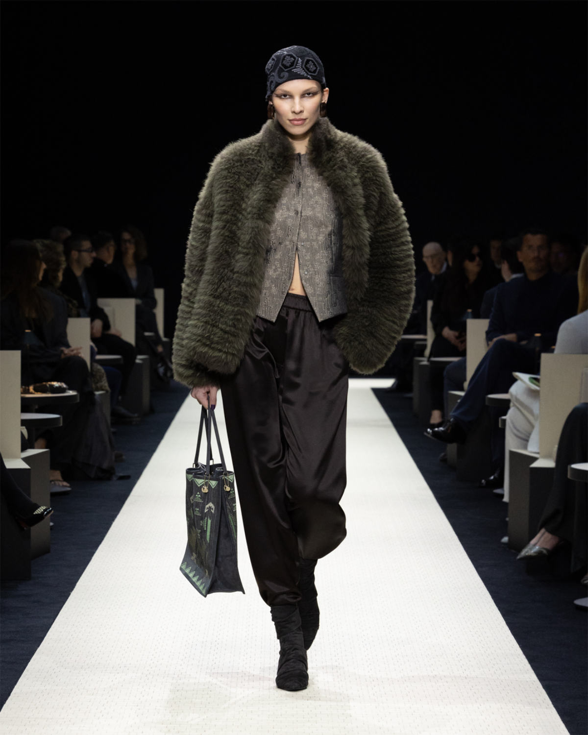 Giorgio Armani Presents Its New Women’s Autumn/Winter Collection 2025/26: Roots