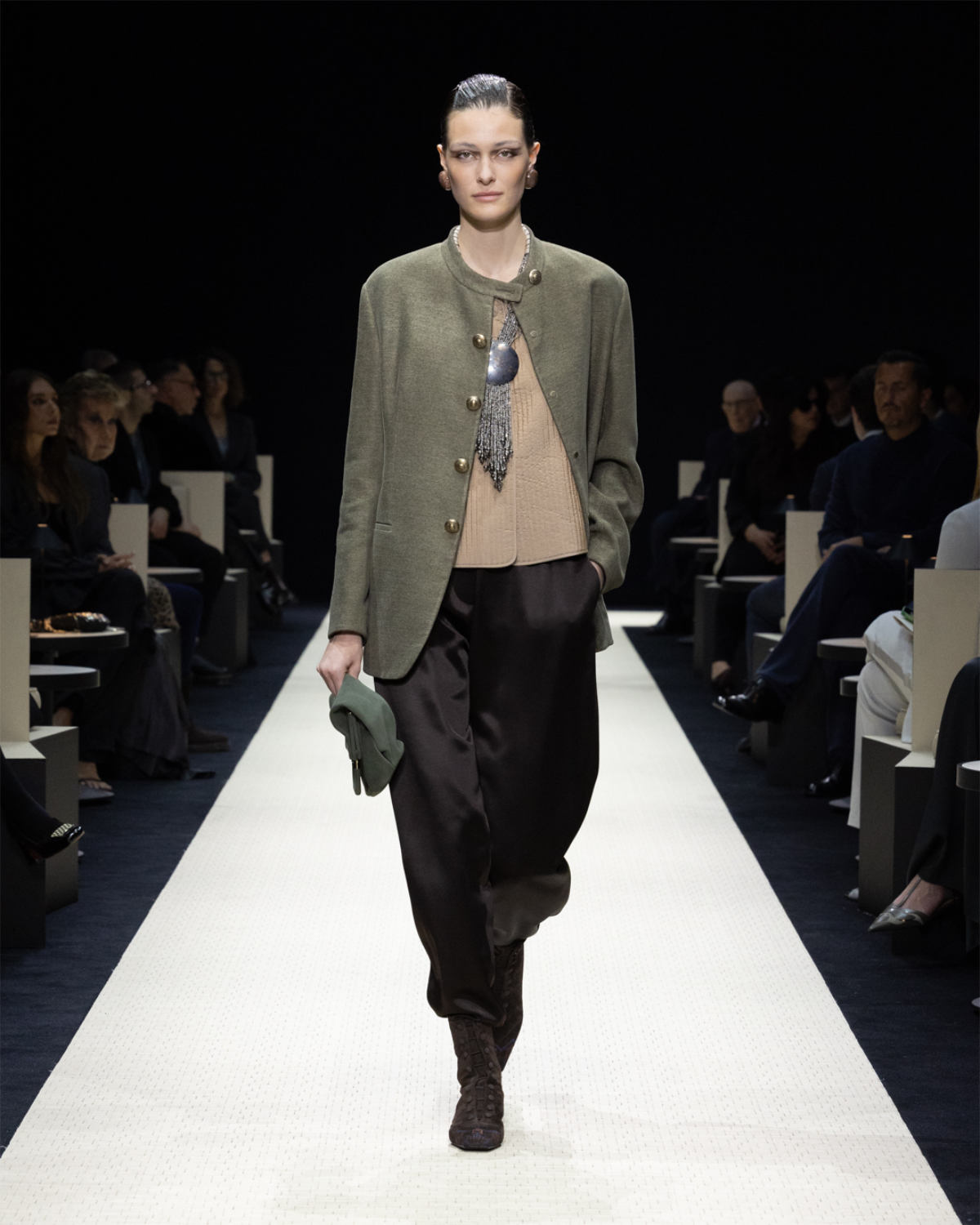 Giorgio Armani Presents Its New Women’s Autumn/Winter Collection 2025/26: Roots