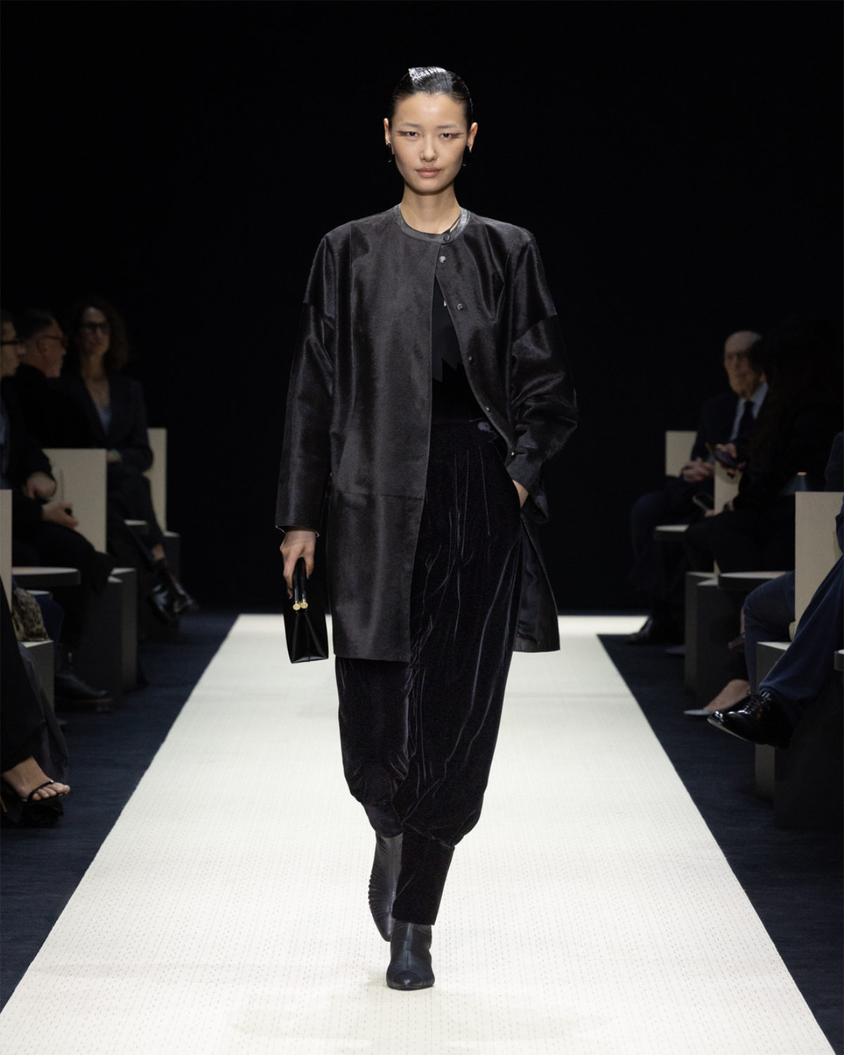 Giorgio Armani Presents Its New Women’s Autumn/Winter Collection 2025/26: Roots