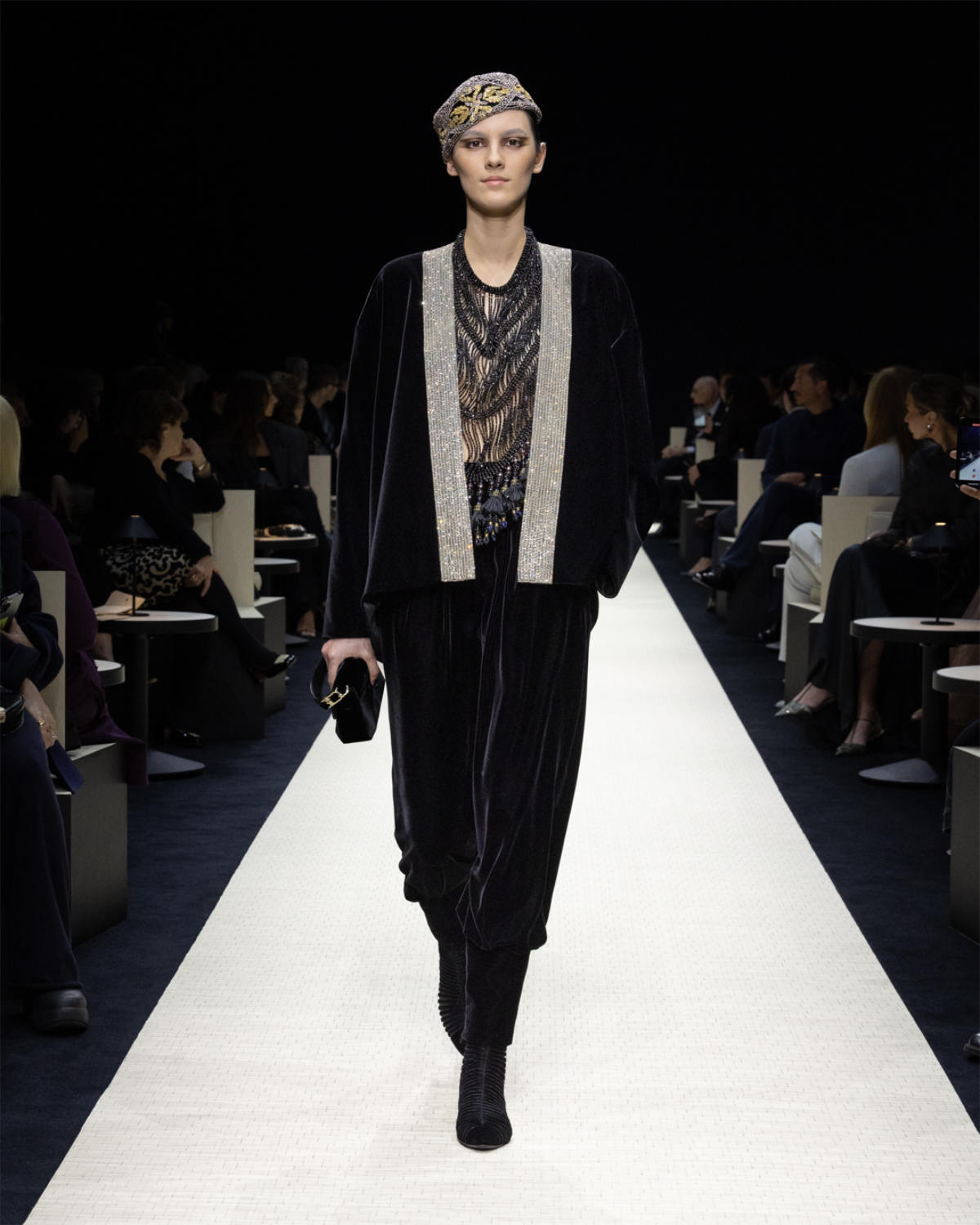 Giorgio Armani Presents Its New Women’s Autumn/Winter Collection 2025/26: Roots