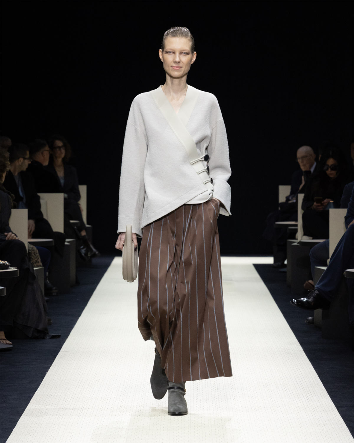 Giorgio Armani Presents Its New Women’s Autumn/Winter Collection 2025/26: Roots