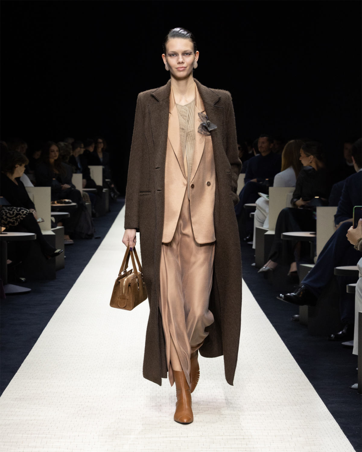 Giorgio Armani Presents Its New Women’s Autumn/Winter Collection 2025/26: Roots