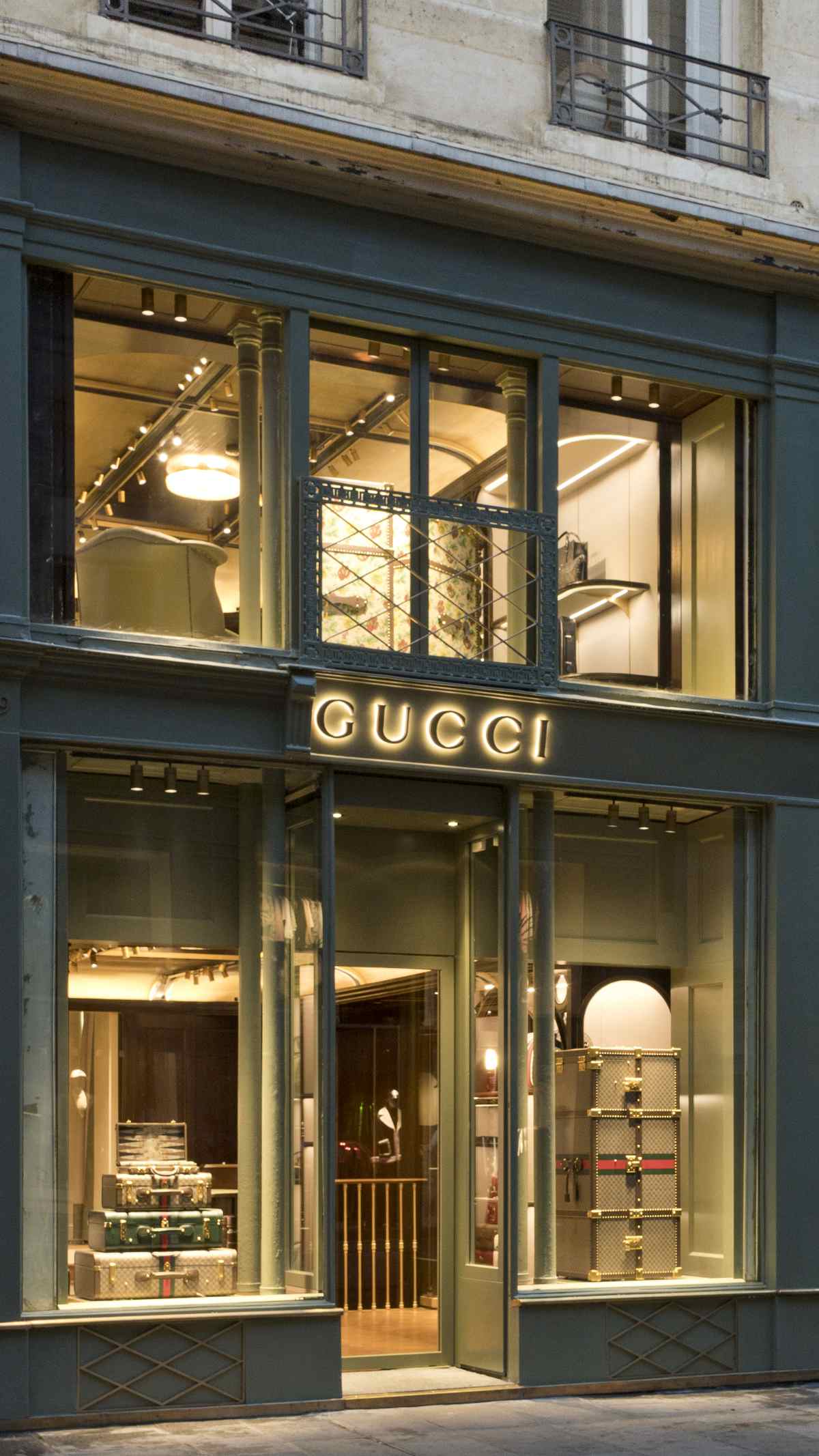 raqueta lanzamiento sustantivo Gucci: Gucci Valigeria Opened In Paris - Luxferity