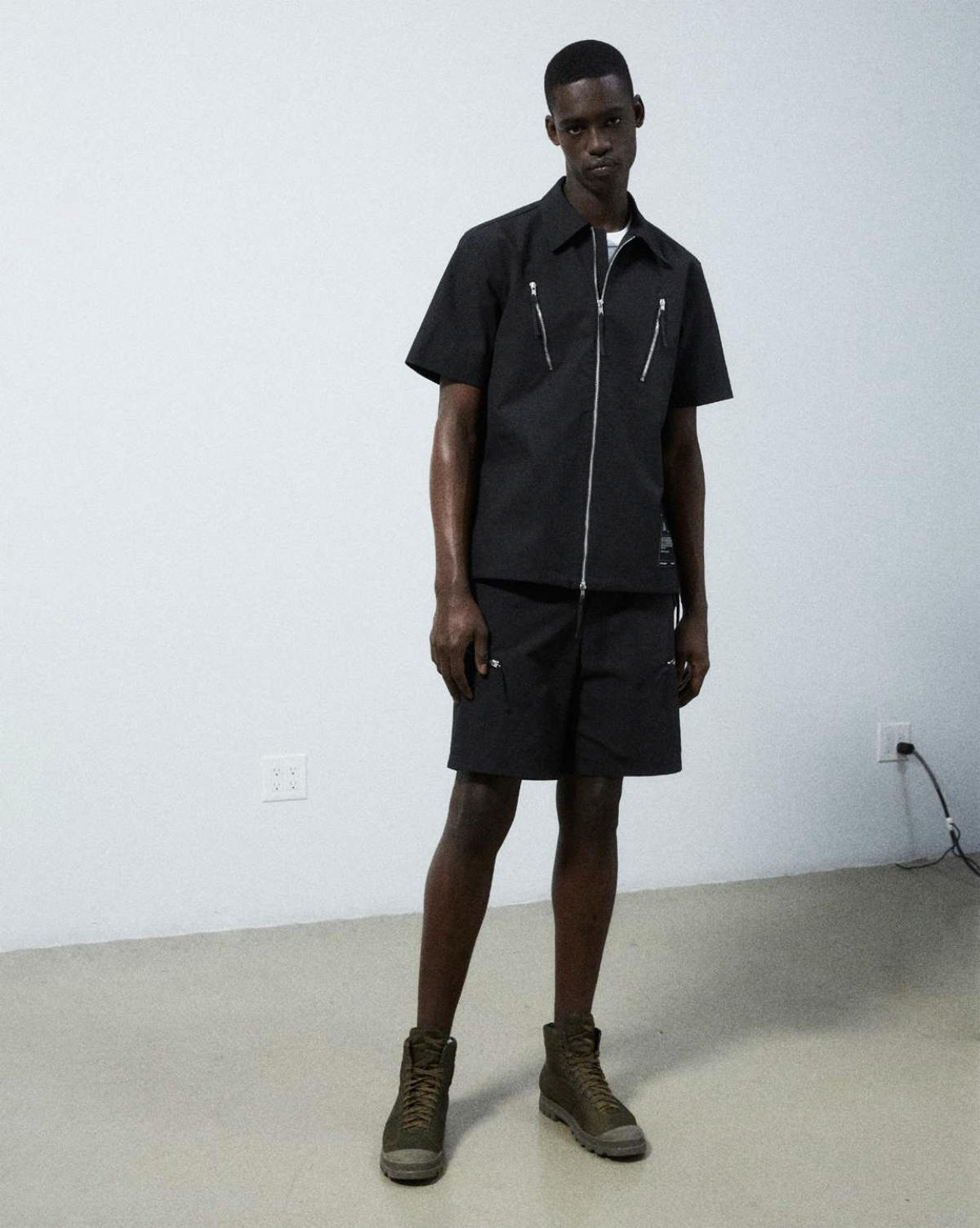 Helmut Lang Presents Its New Pre-Fall 2022 Menswear Collection