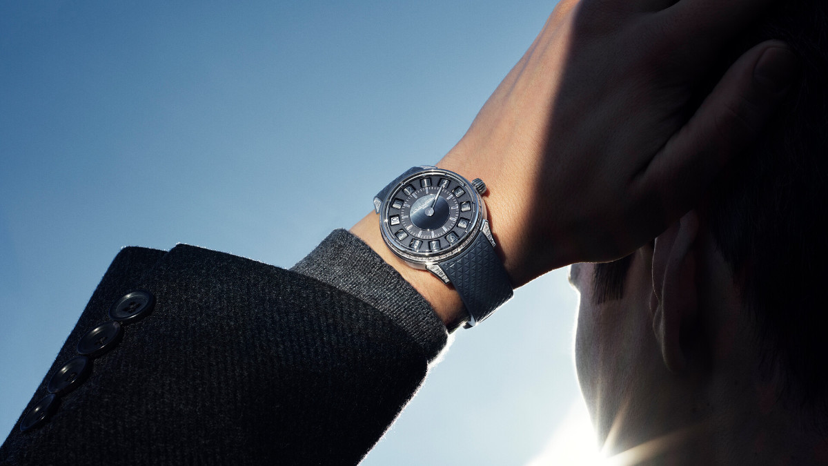 Louis Vuitton Introduces Its New Tambour Taiko Spin Time Watch