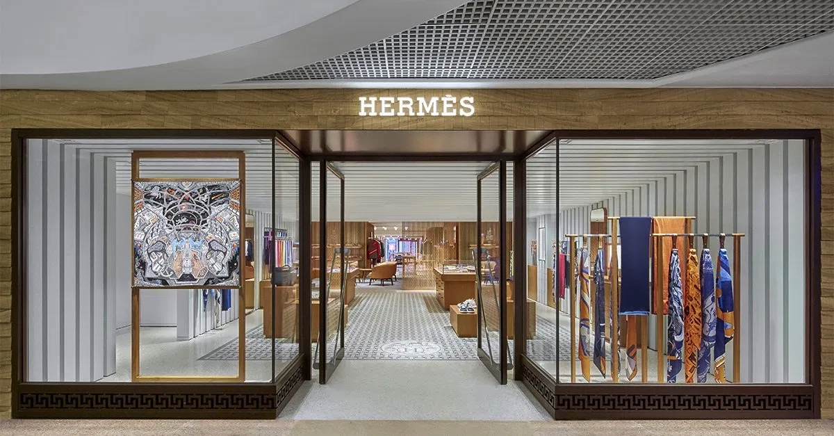 Hermès opened a new store inside the Harbour City Shopping Centre, a significant extension in the lively metropolis