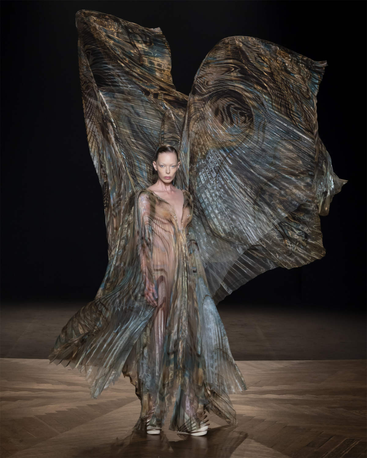 Iris Van Herpen Presents Her New Haute Couture Autumn Winter 2025-26 Collection: Sympoiesis