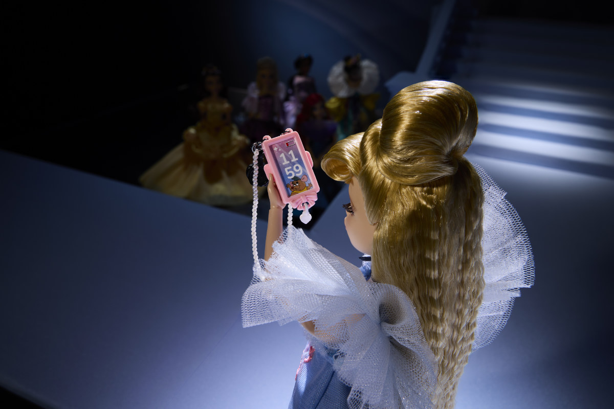 Viktor&Rolf x Disney Couture Cinderella Collector Doll Unveiled