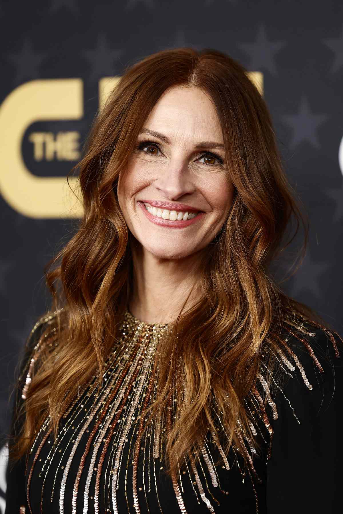 Julia Roberts In Schiaparelli Customs To The Critic Choices Awards 2023