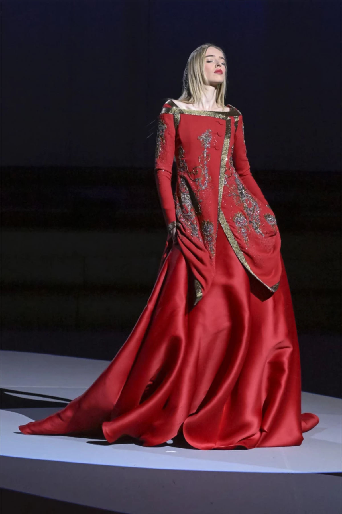 Julien Fournié Presents His New Haute Couture Fall Winter 2023-2024 Collection: First Shield