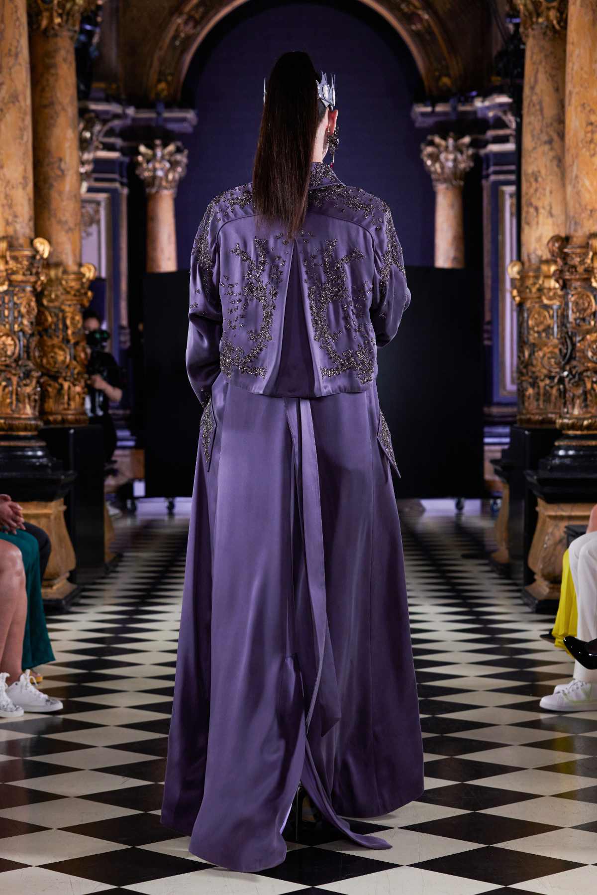 Julien Fournié Presents His New Haute Couture Fall/Winter 2024-25 Collection: Last Queen