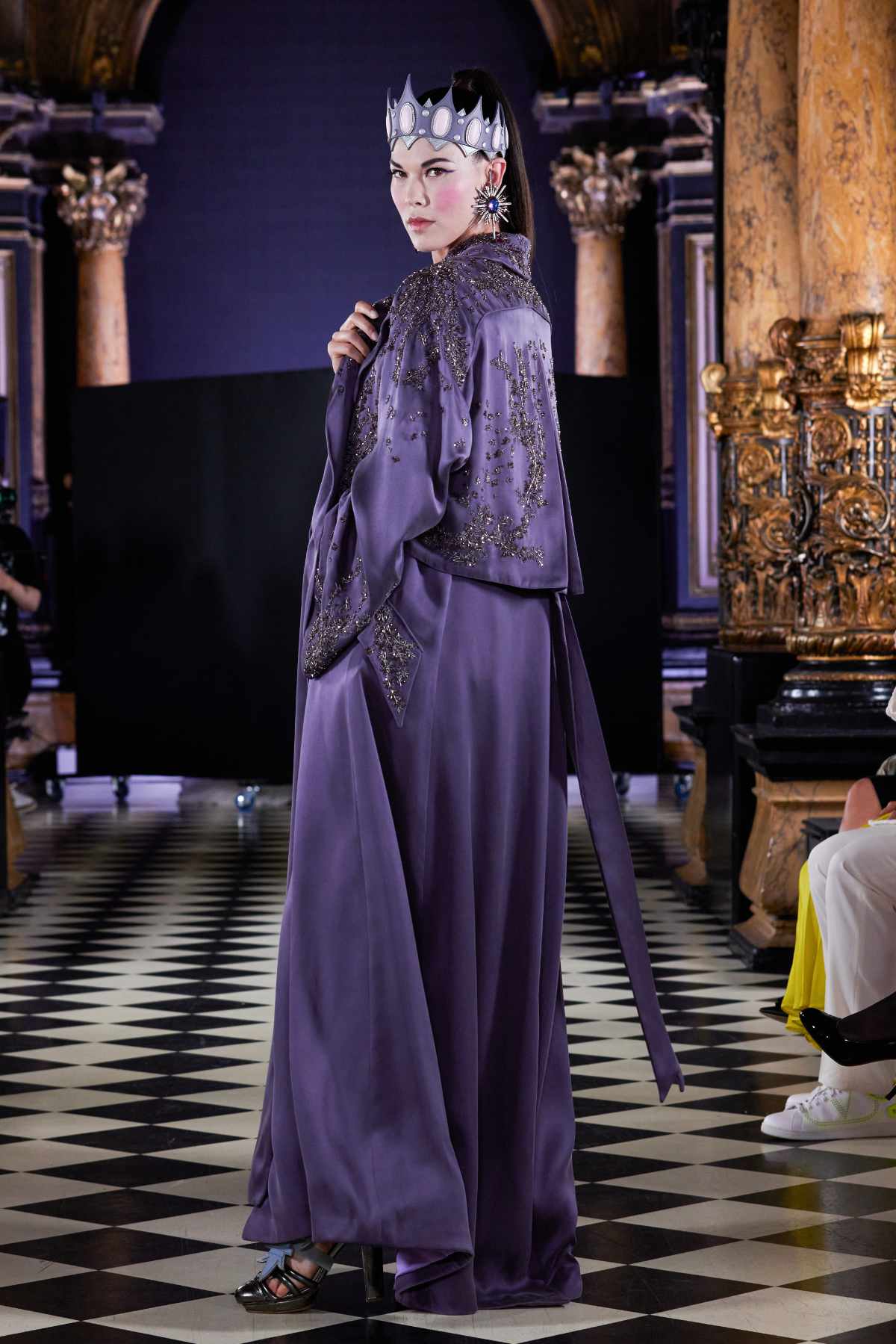 Julien Fournié Presents His New Haute Couture Fall/Winter 2024-25 Collection: Last Queen