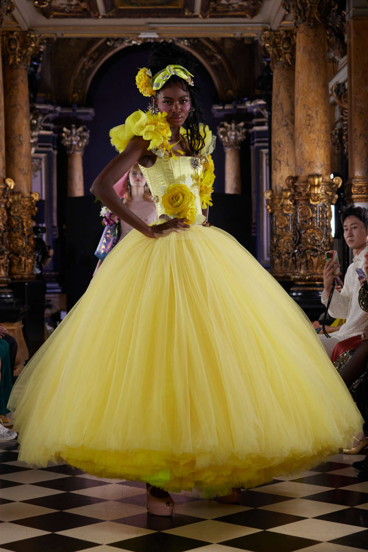 Julien Fournié Presents His New Haute Couture Fall/Winter 2024-25 Collection: Last Queen