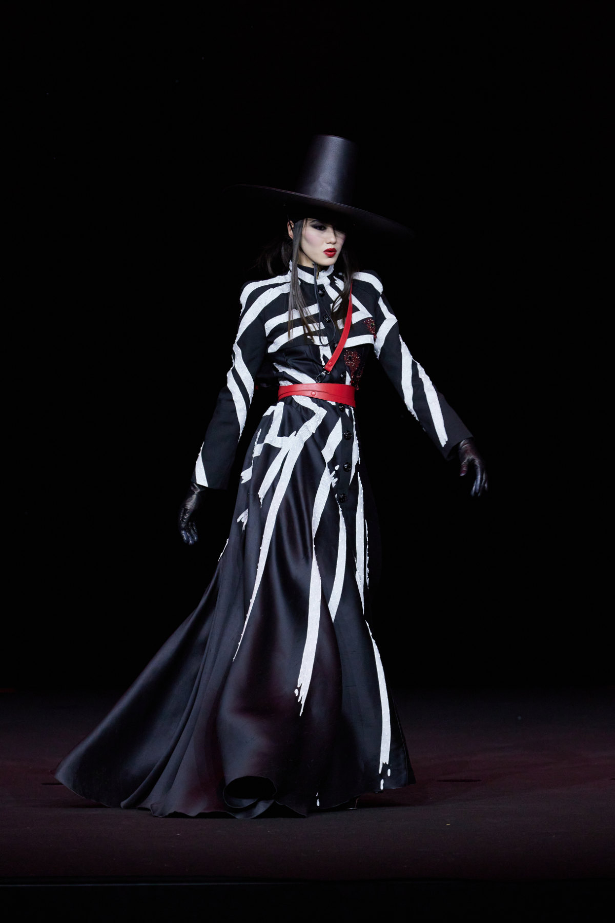 Julien Fournié Presents His New Haute Couture Spring-Summer 2025 Collection: First Circus