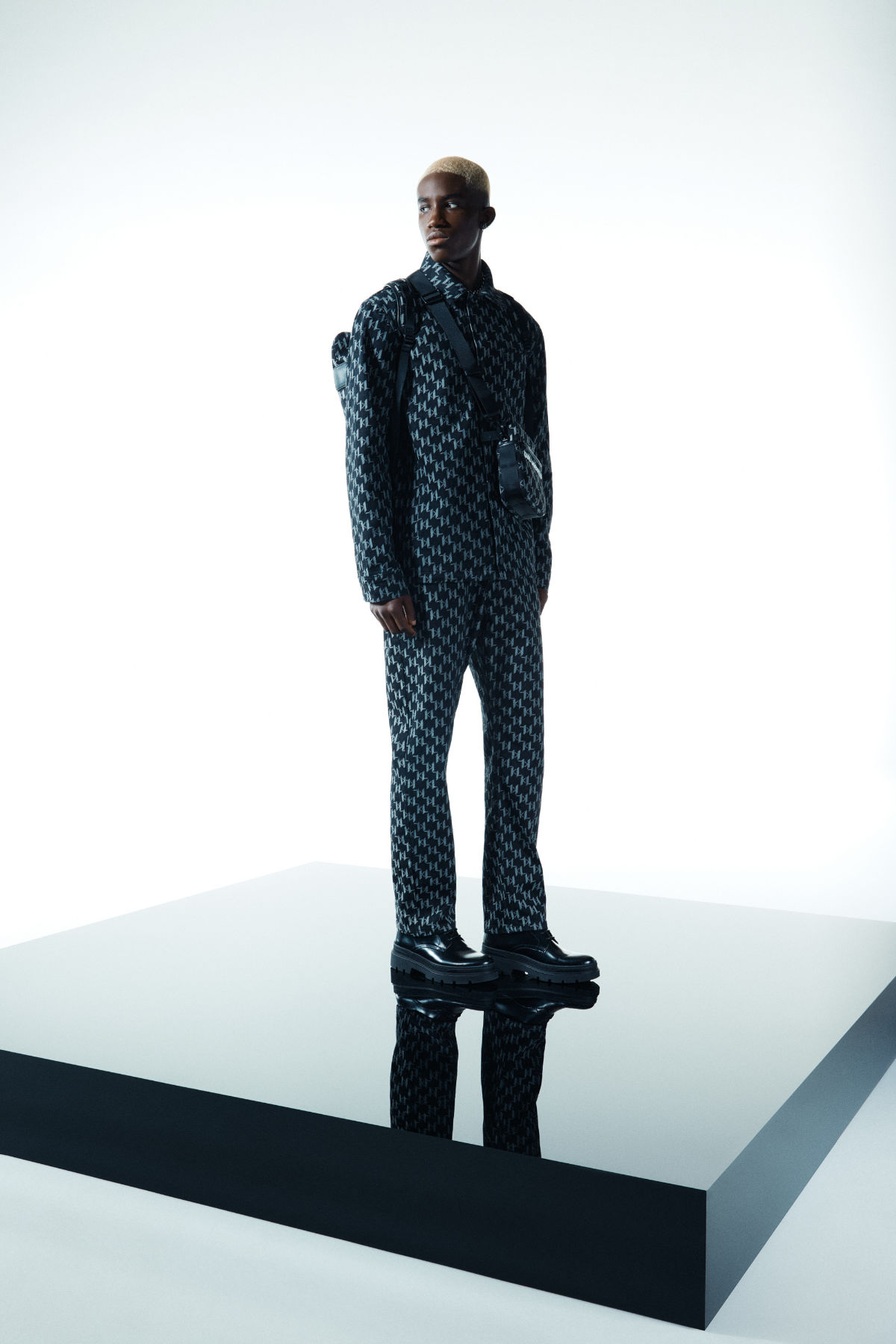 Karl Lagerfeld Presents Its Fall-Winter 2022 Menswear Collection