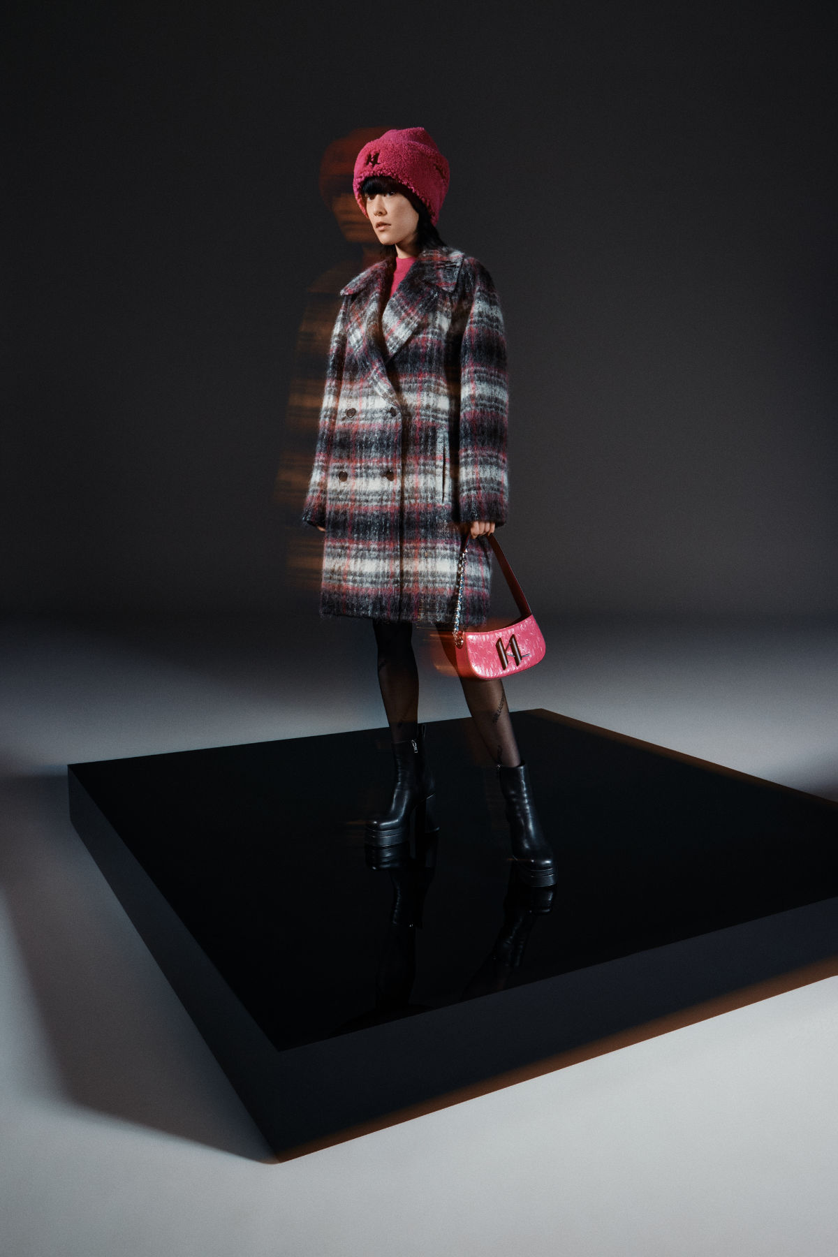 Karl Lagerfeld Presents Its New Fall–Winter Womenswear 2022 Collection
